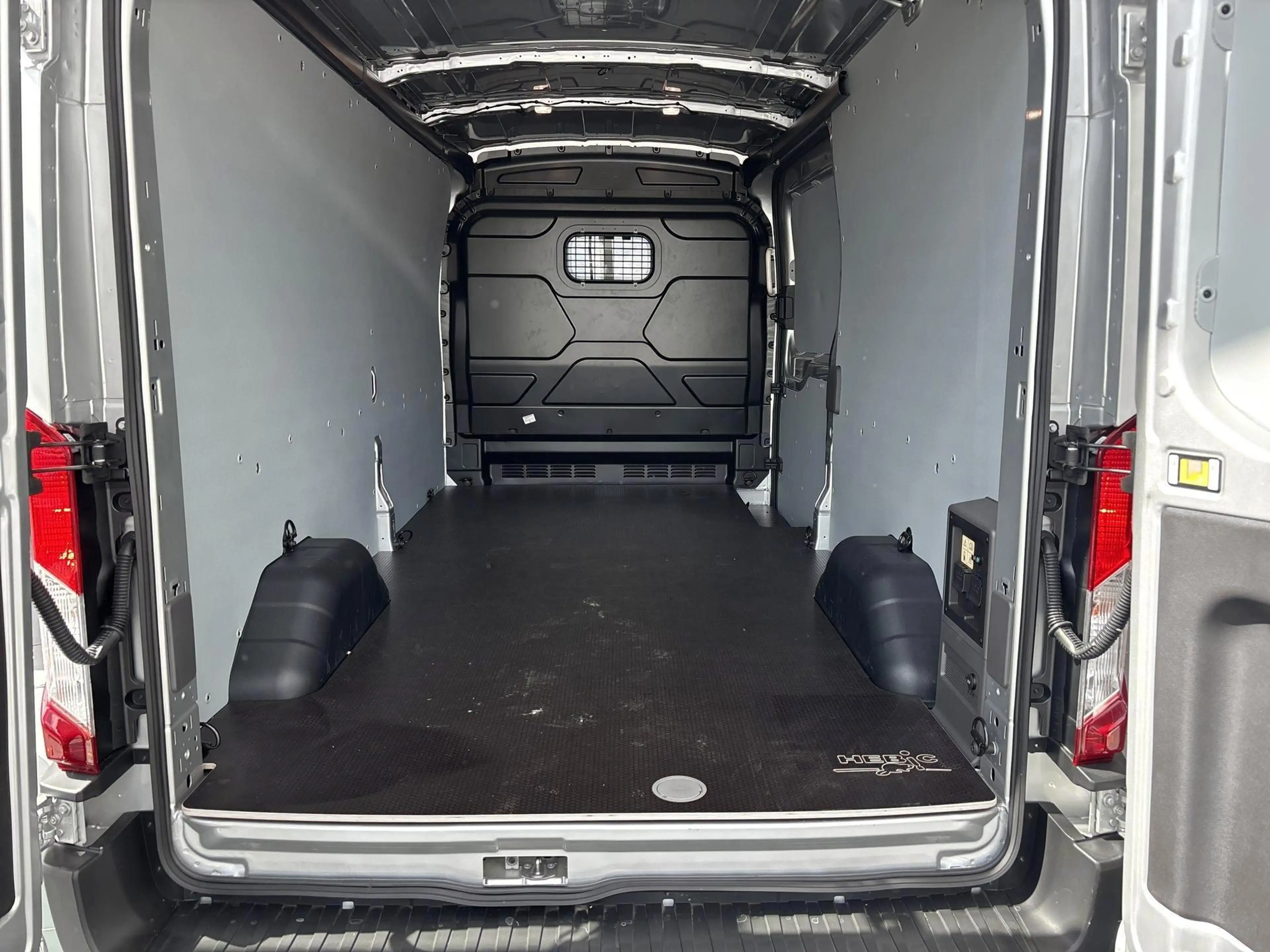 Ford E-Transit 350L Electric Trend - 360 View - Adaptive Cruise — photo 7