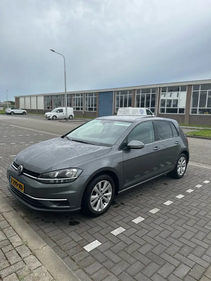 Volkswagen Golf 1.0 TSI Comfortline Grijs - 1
