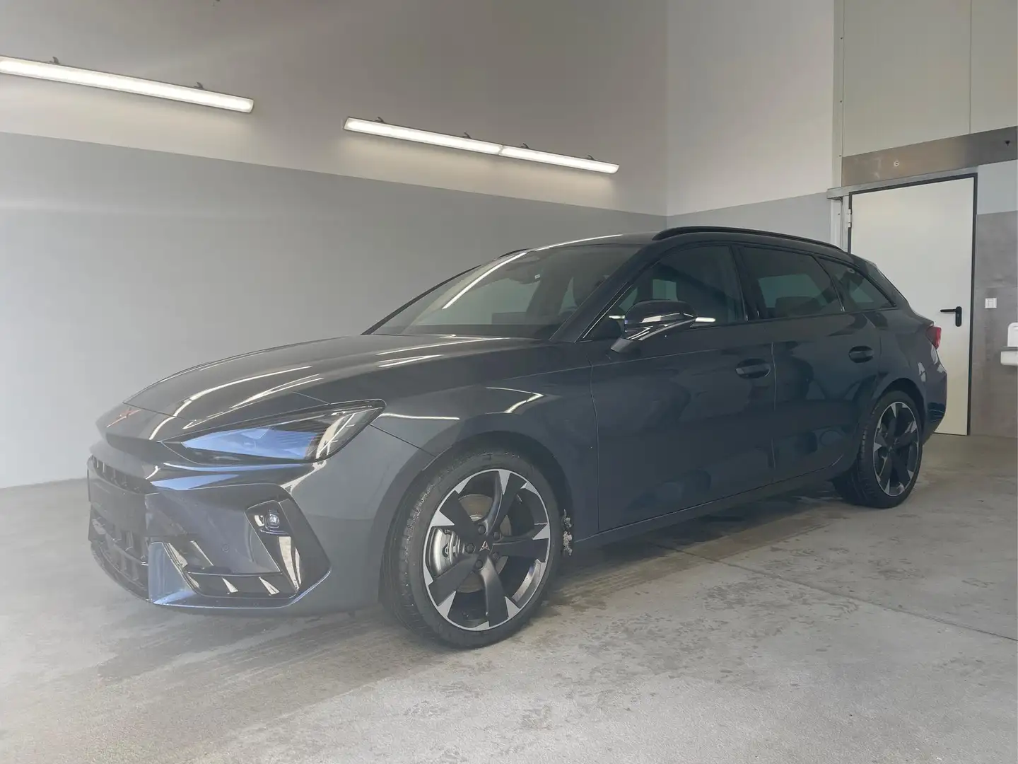 CUPRA Leon ST 150PS TDI DSG AHK+Sitzheiz+Kessy+Lenkradheiz... Grau - 1