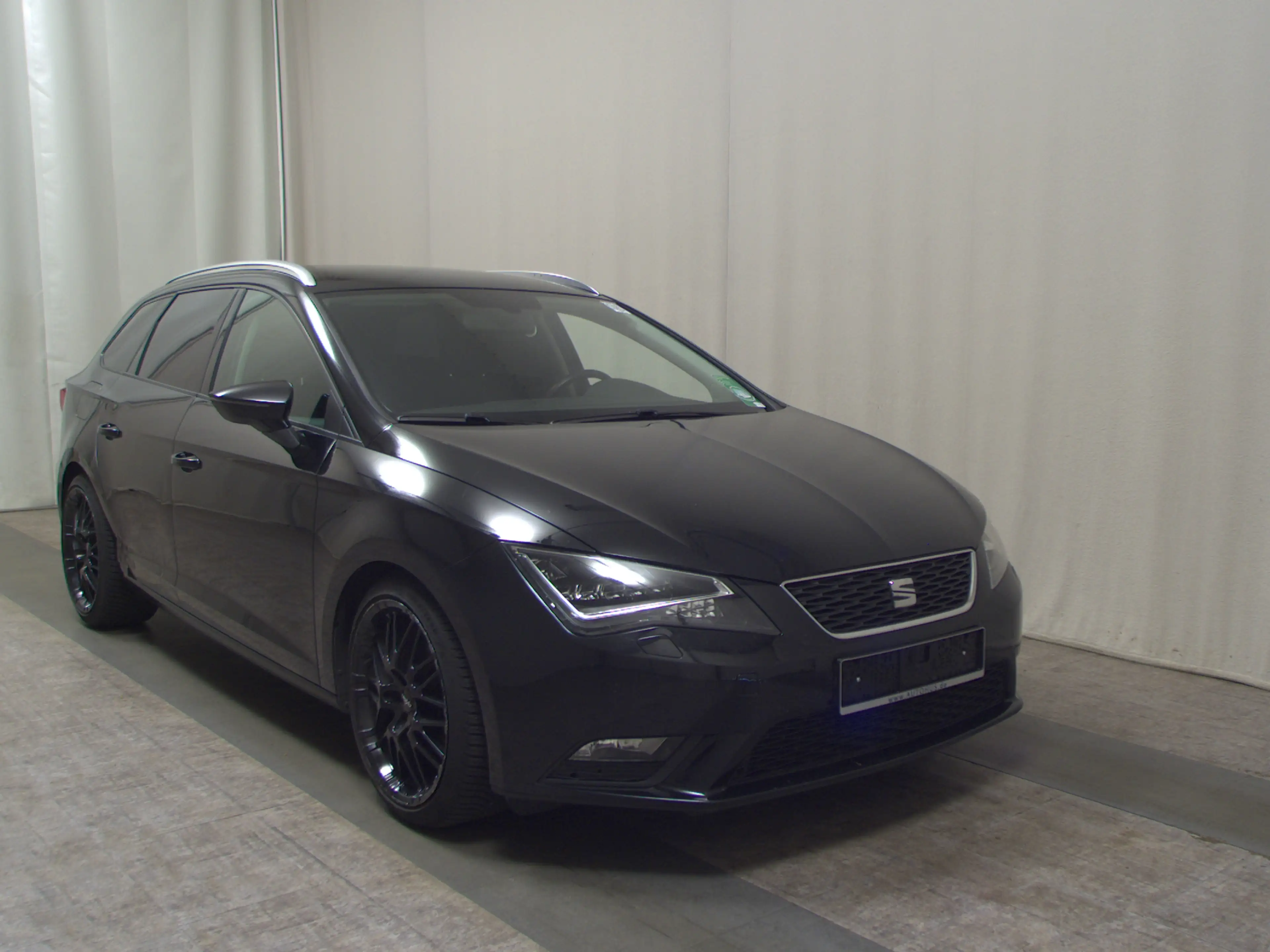 SEAT Leon — photo 3