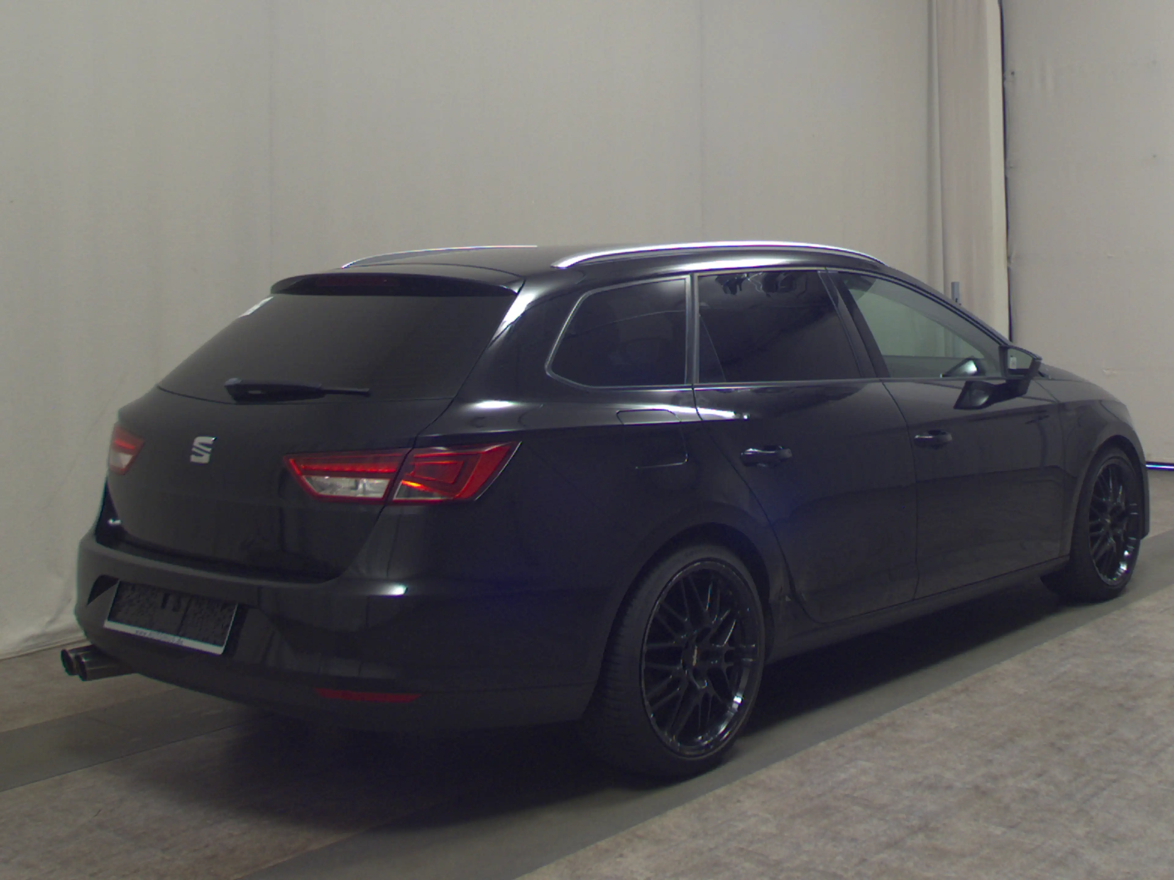 SEAT Leon — photo 4