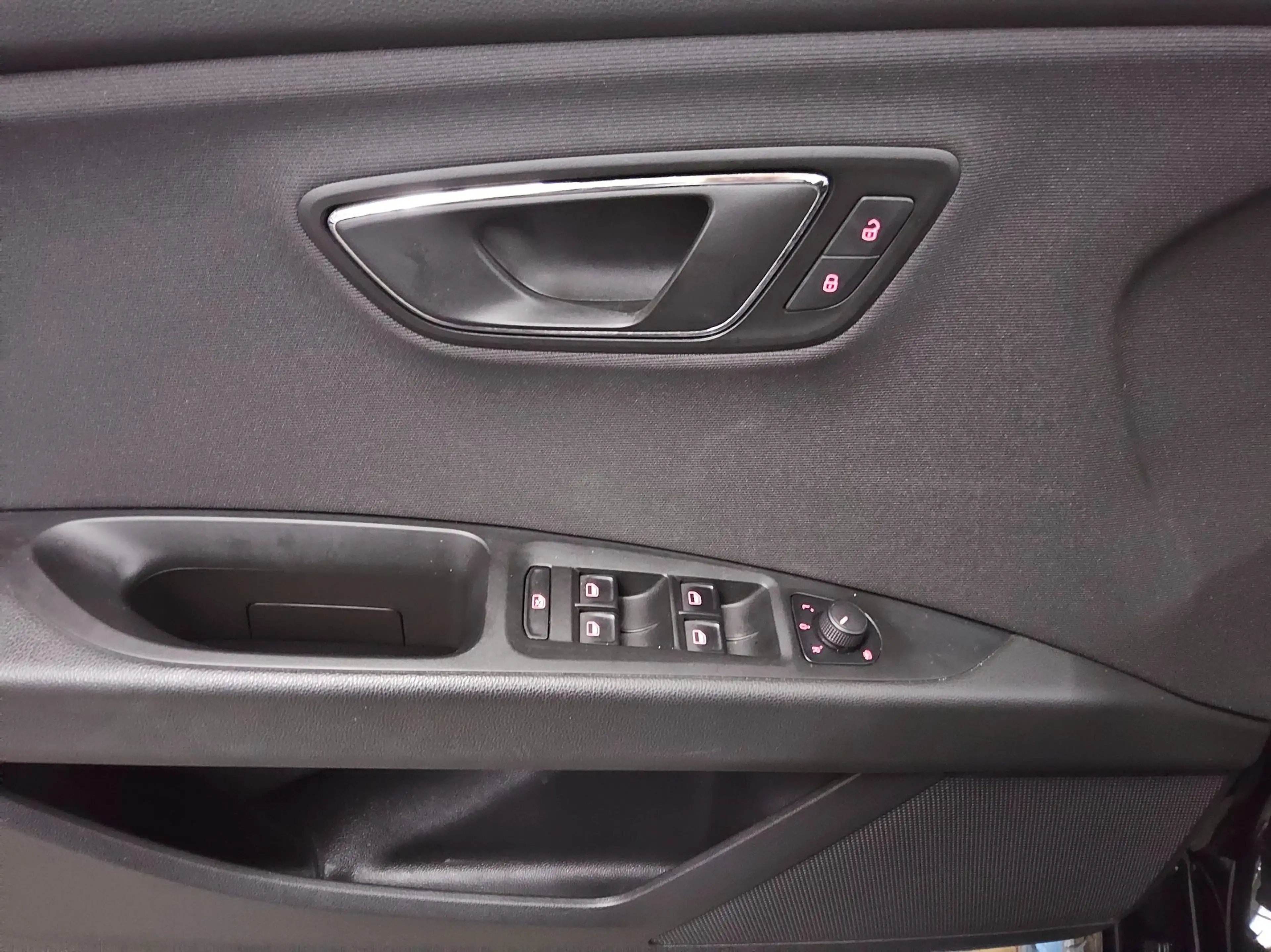 SEAT Leon — photo 9