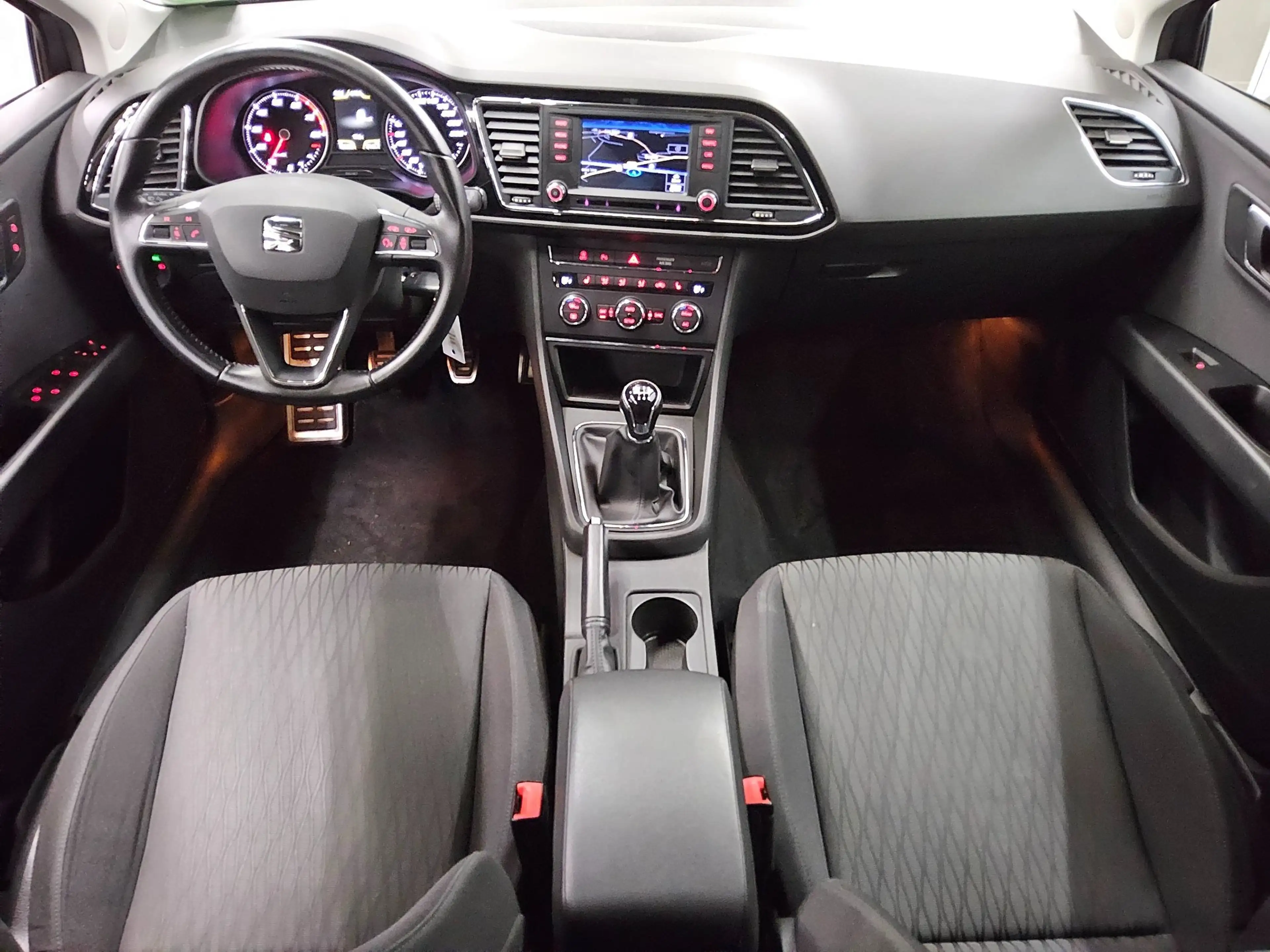 SEAT Leon — photo 5