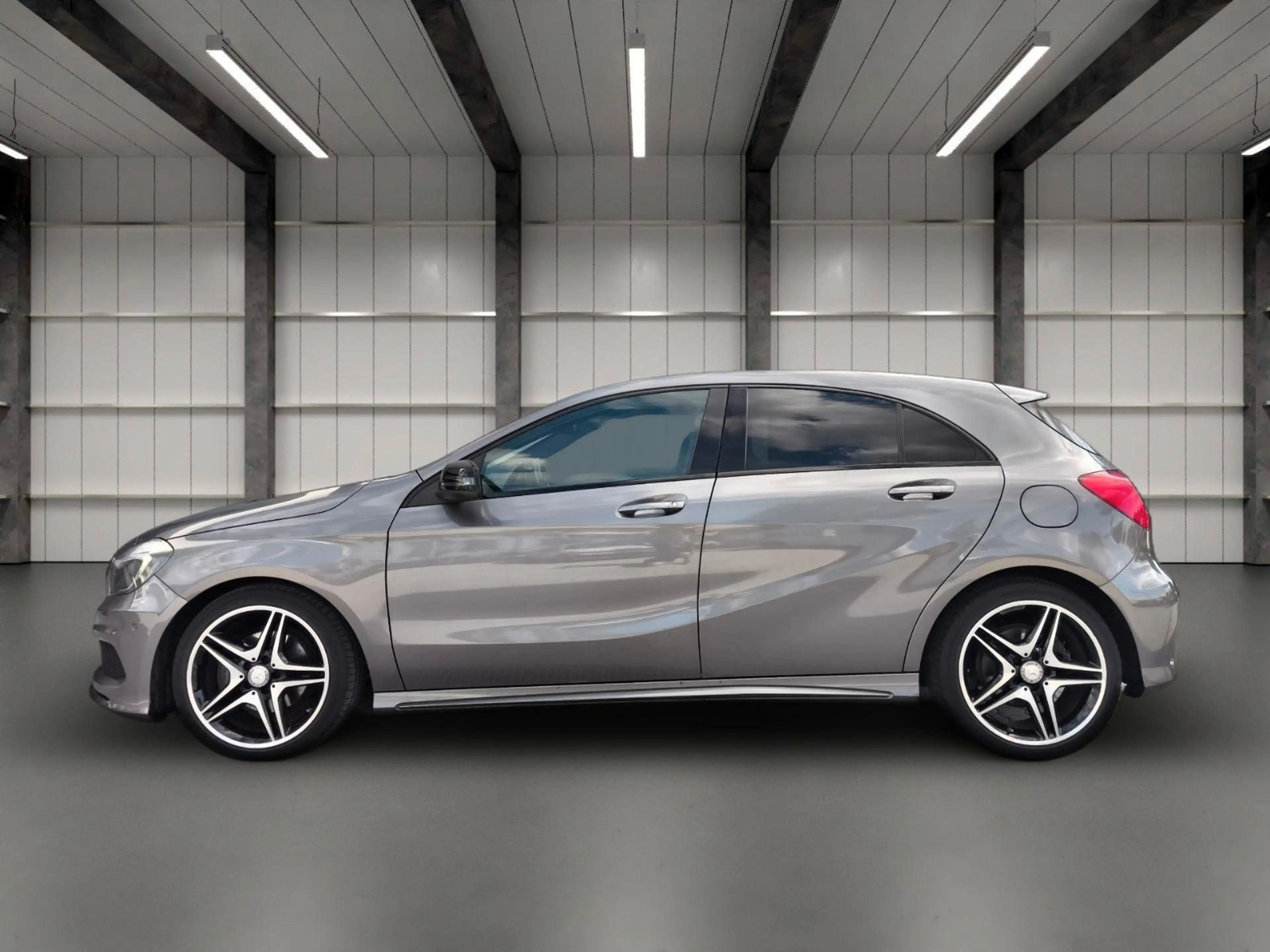 Mercedes-Benz A 200 AMG SPORT NAVI BI XENON BT — photo 3