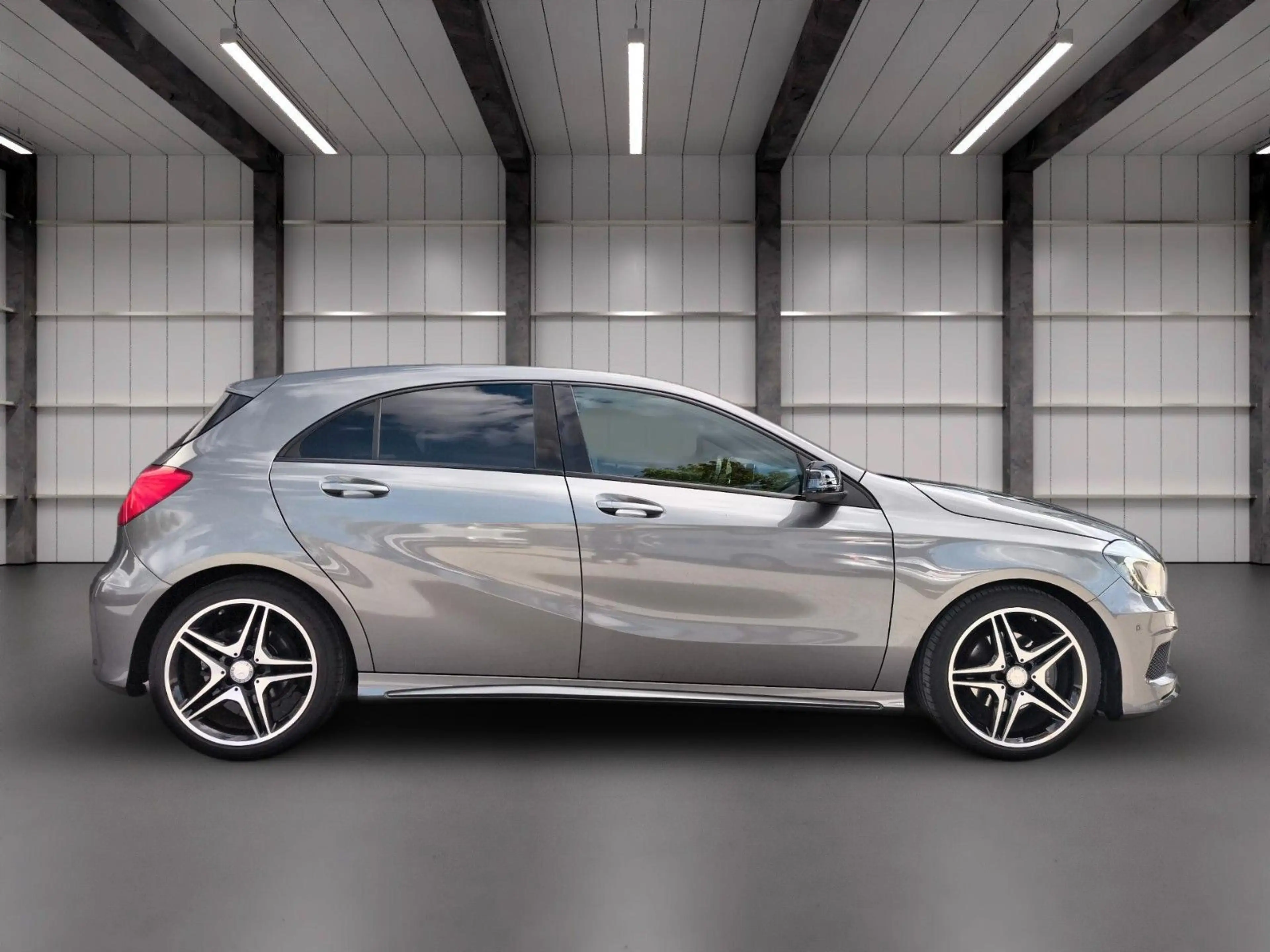 Mercedes-Benz A 200 AMG SPORT NAVI BI XENON BT — photo 7