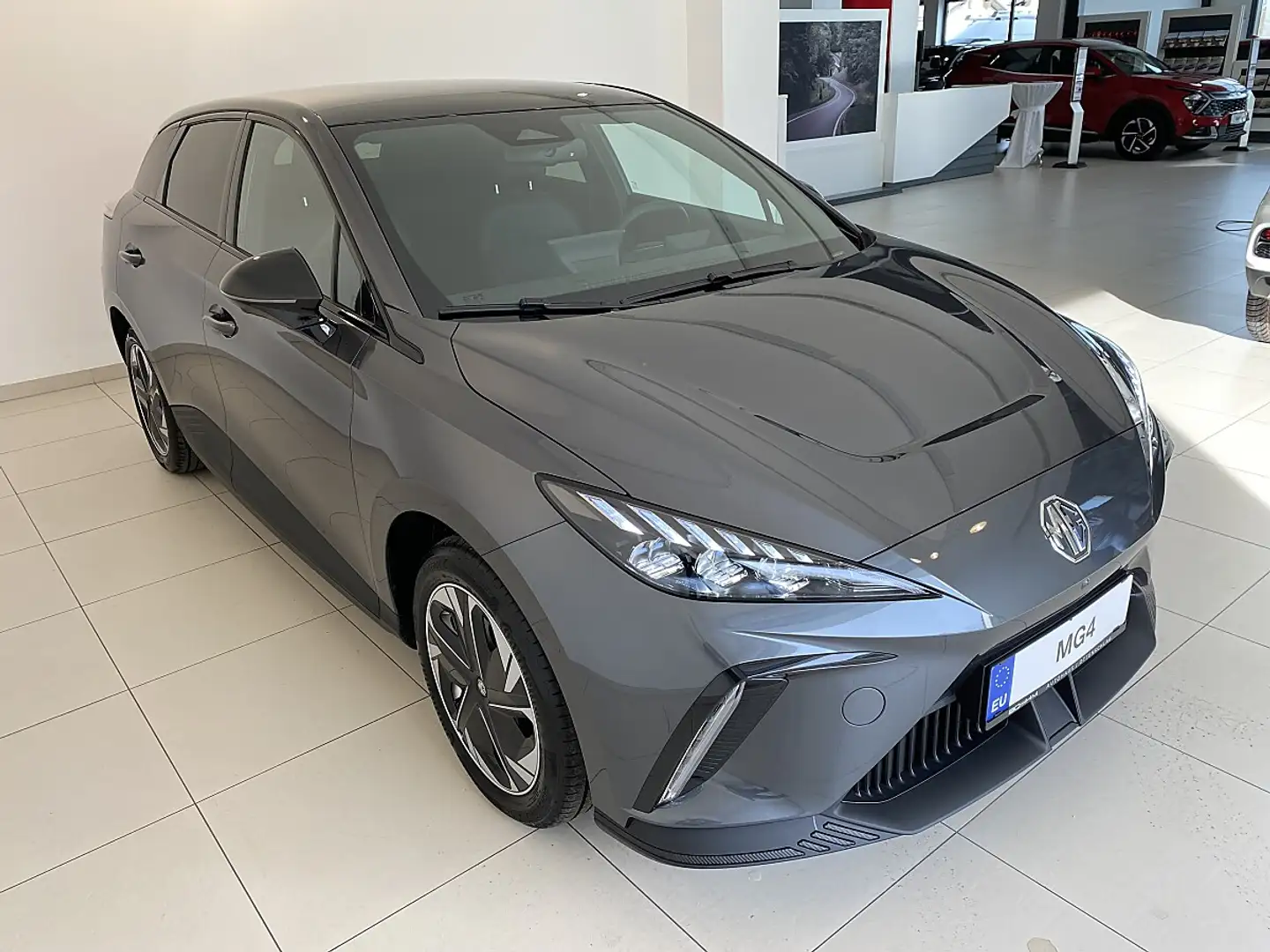 MG MG4 EV 64 kWh Luxury Grau - 2