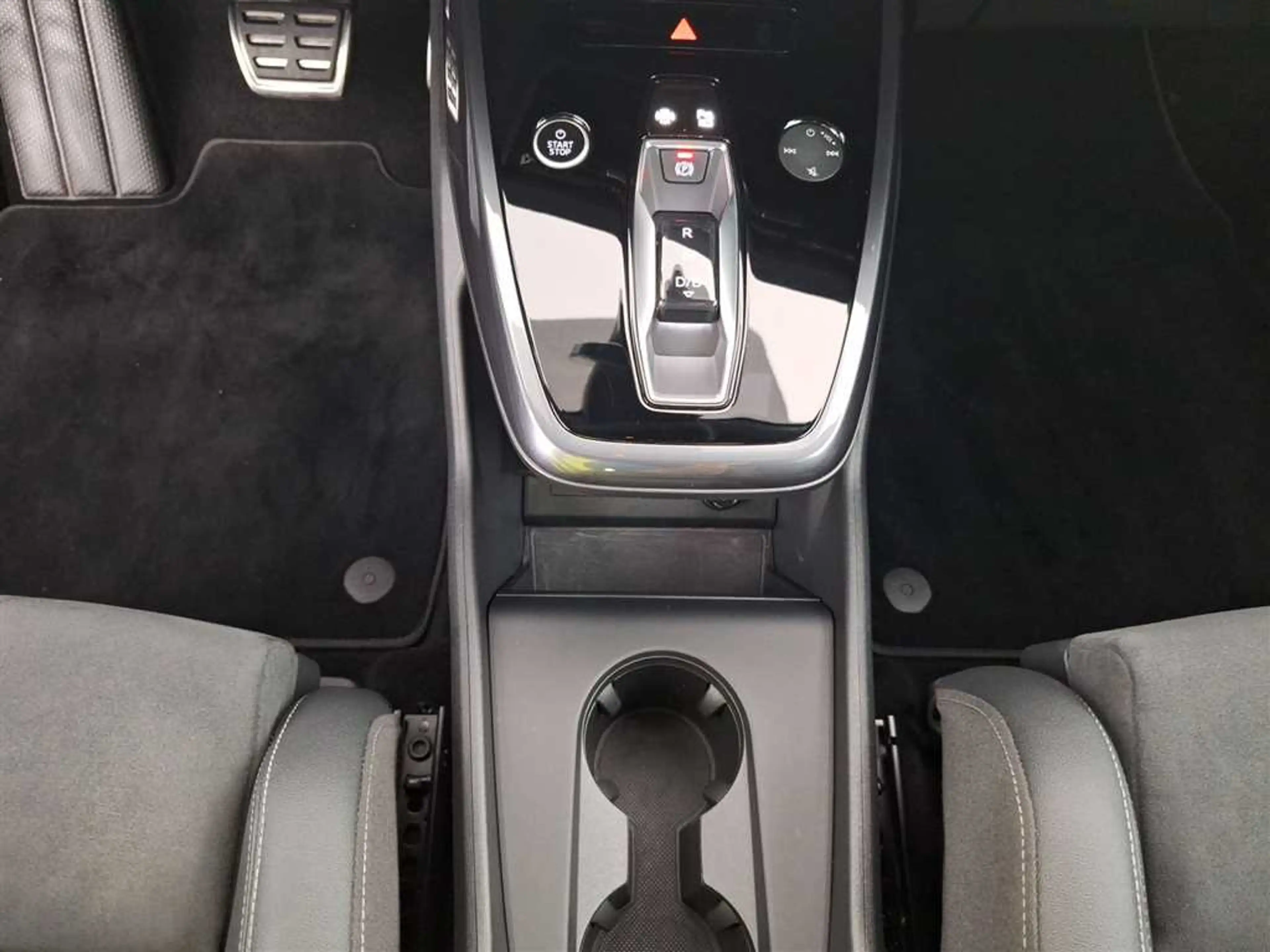 Audi Q4 e-tron 55 quattro 82 kWh — photo 15