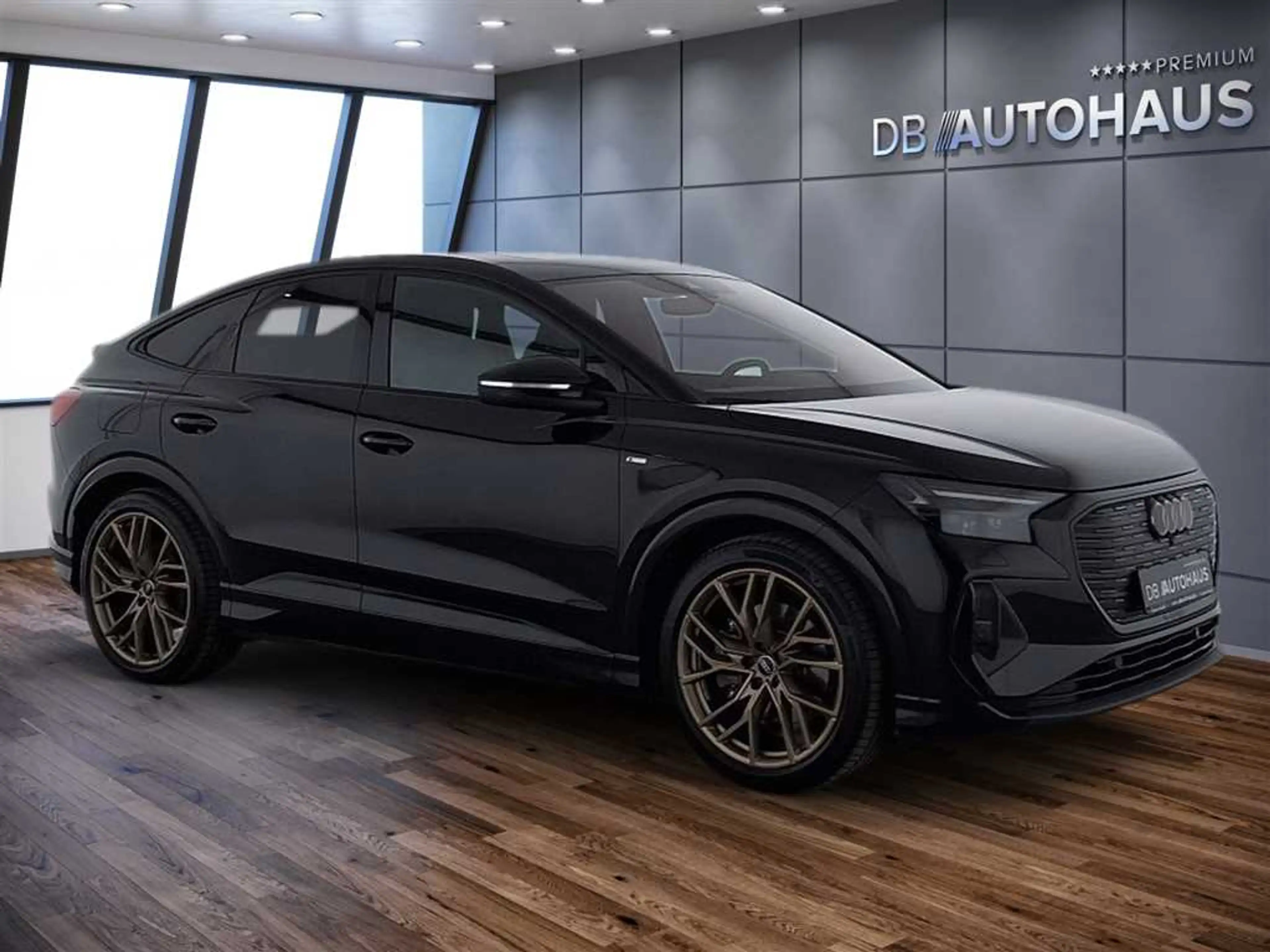 Audi Q4 e-tron 55 quattro 82 kWh — photo 2