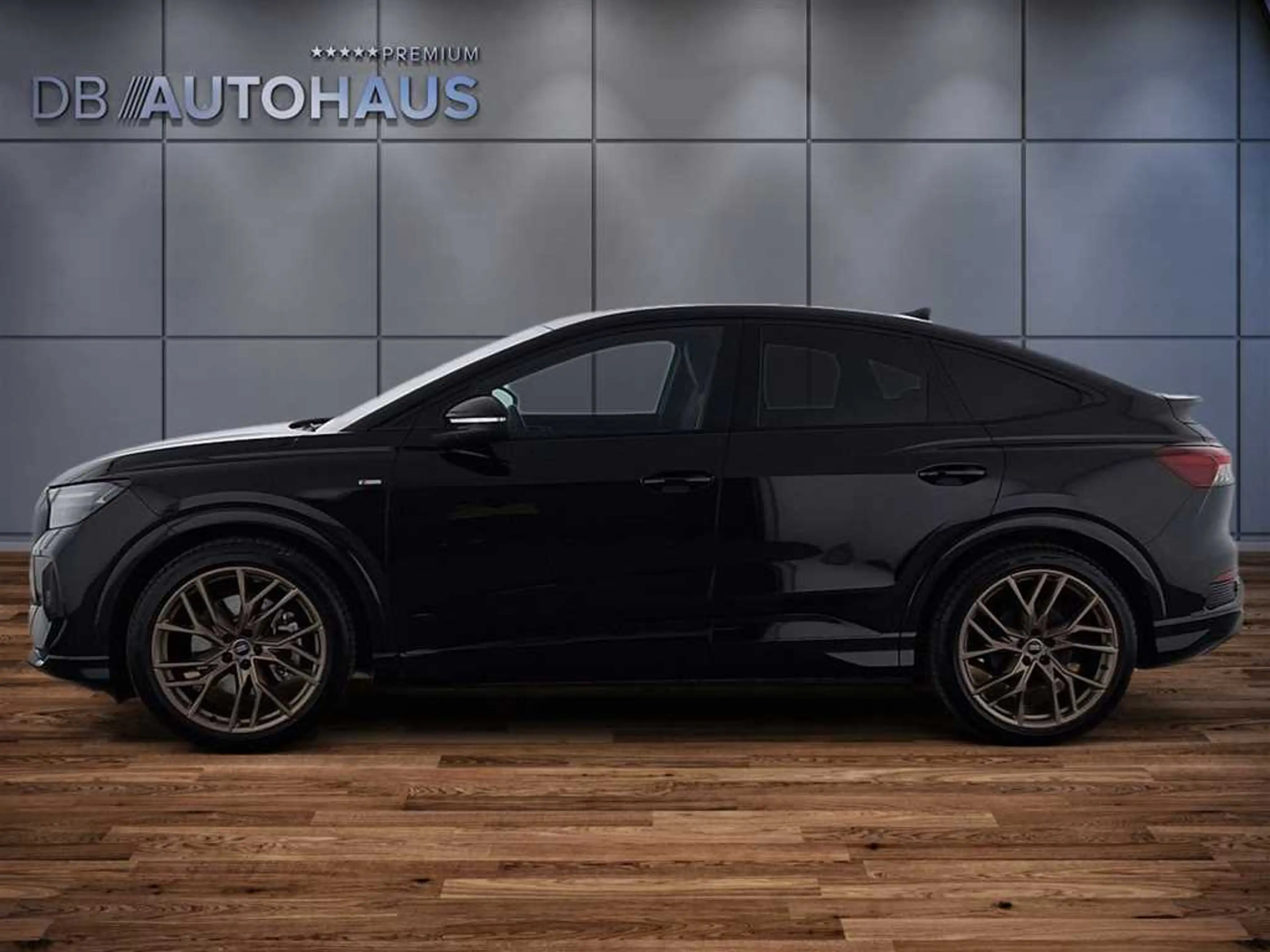 Audi Q4 e-tron 55 quattro 82 kWh — photo 7