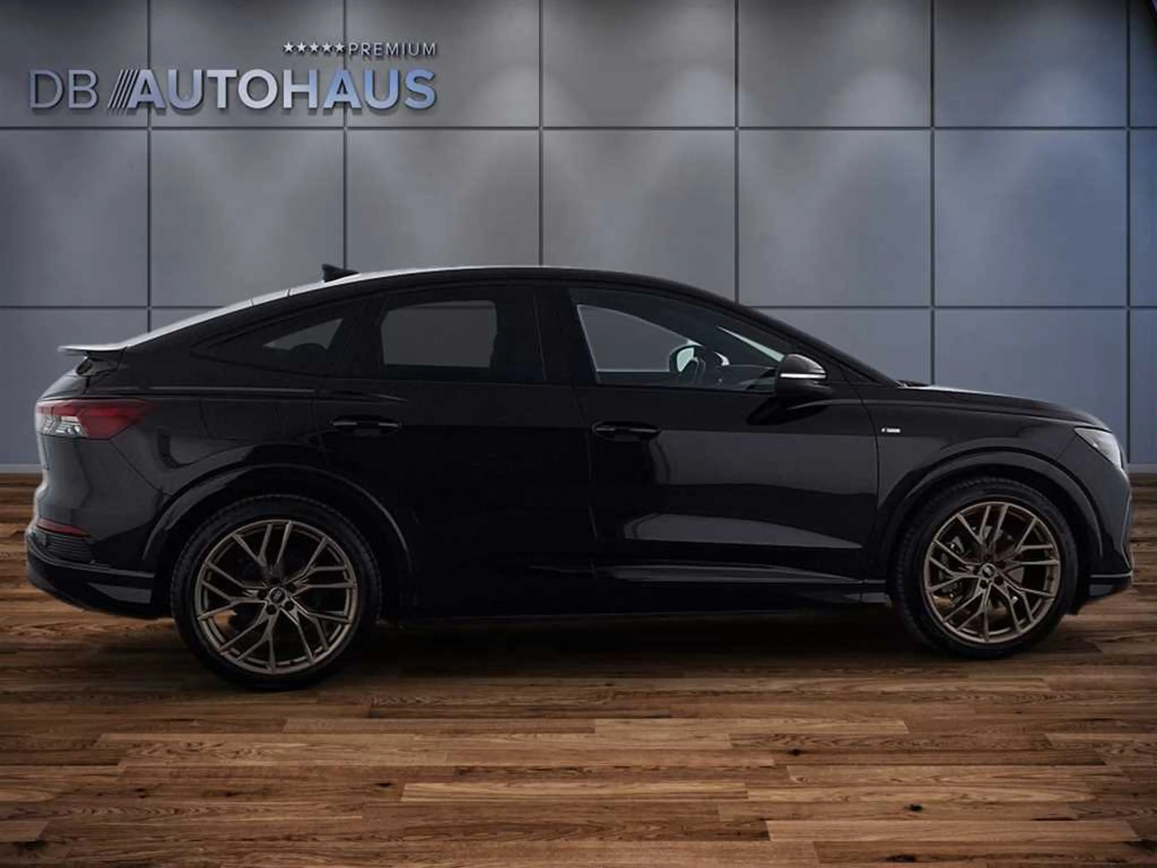 Audi Q4 e-tron 55 quattro 82 kWh — photo 3