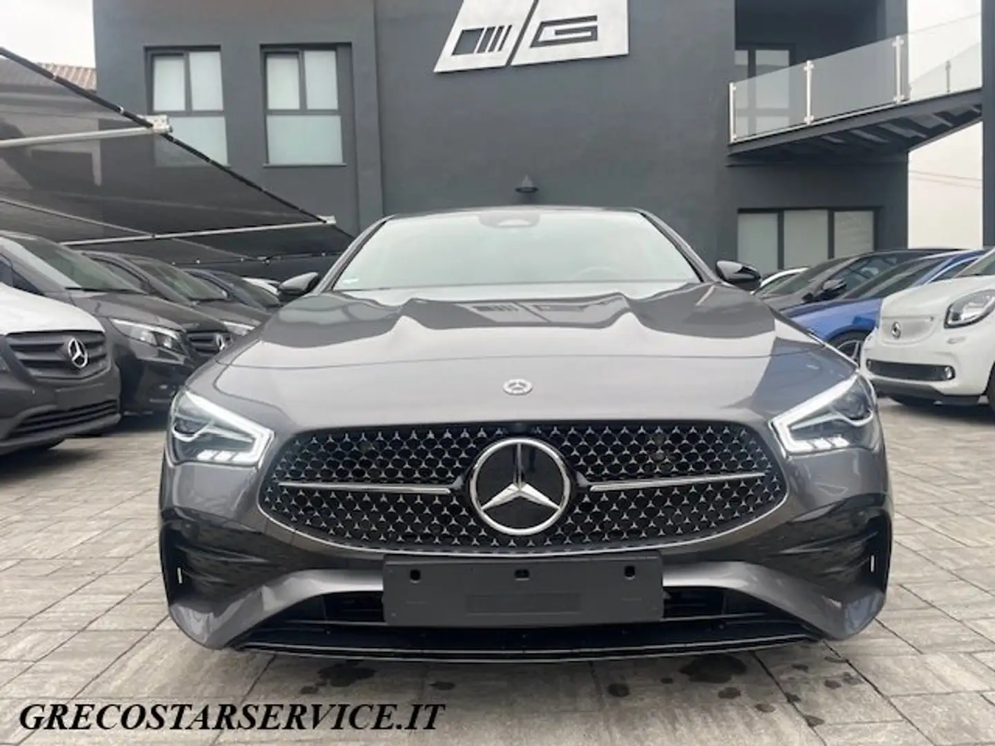 Mercedes-Benz CLA 180 Shooting Brake AMG Line Advanced Plus Automatic Gris - 2