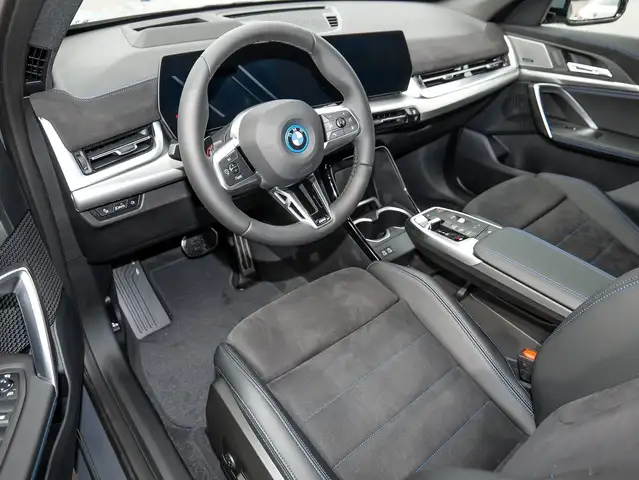 BMW Ix1 view 5