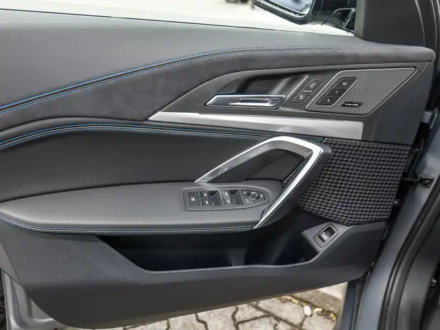 BMW Ix1 view 13