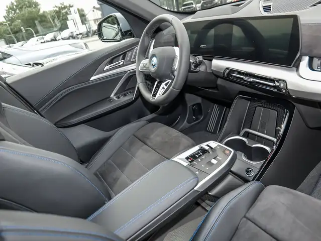 BMW Ix1 view 3