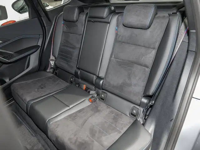 BMW Ix1 view 9