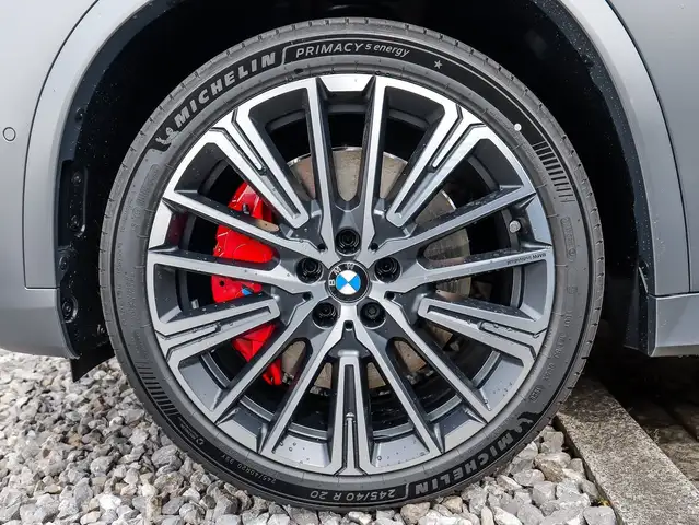 BMW Ix1 view 4