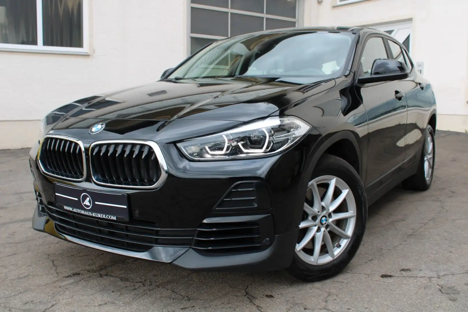 BMW X2 20i Steptronic Advantage NAVI LED KAMERA SHZ Schwarz - 1