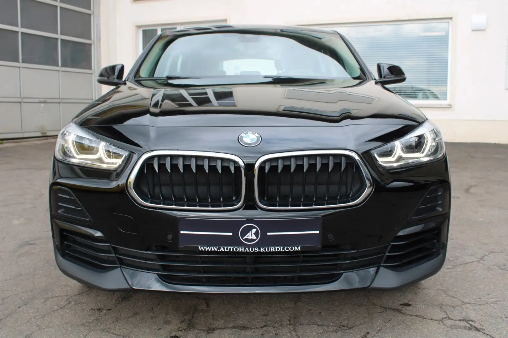 BMW X2 20i Steptronic Advantage NAVI LED KAMERA SHZ Schwarz - 2