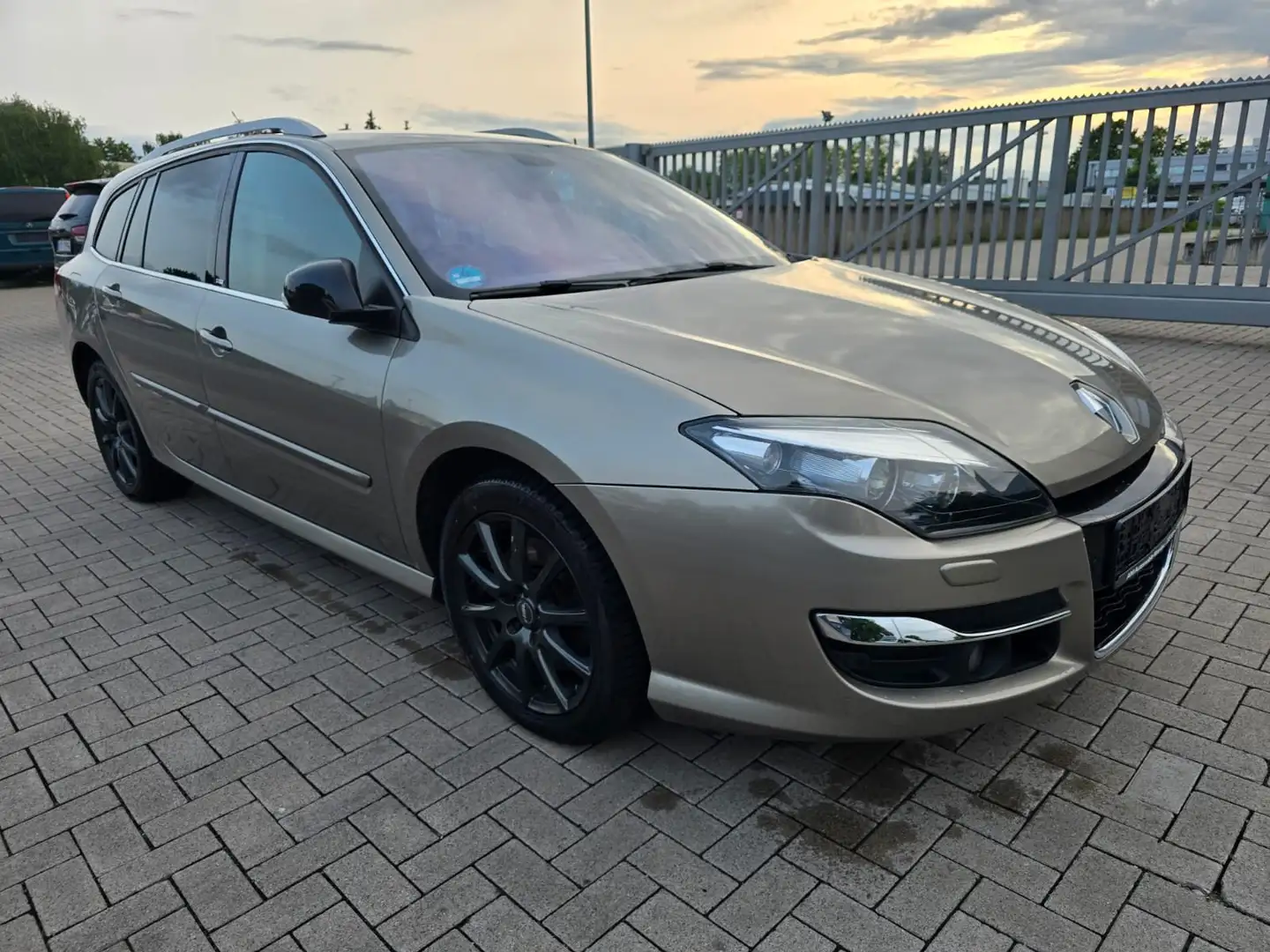 Renault Laguna GT TÜV NEU Bruin - 1