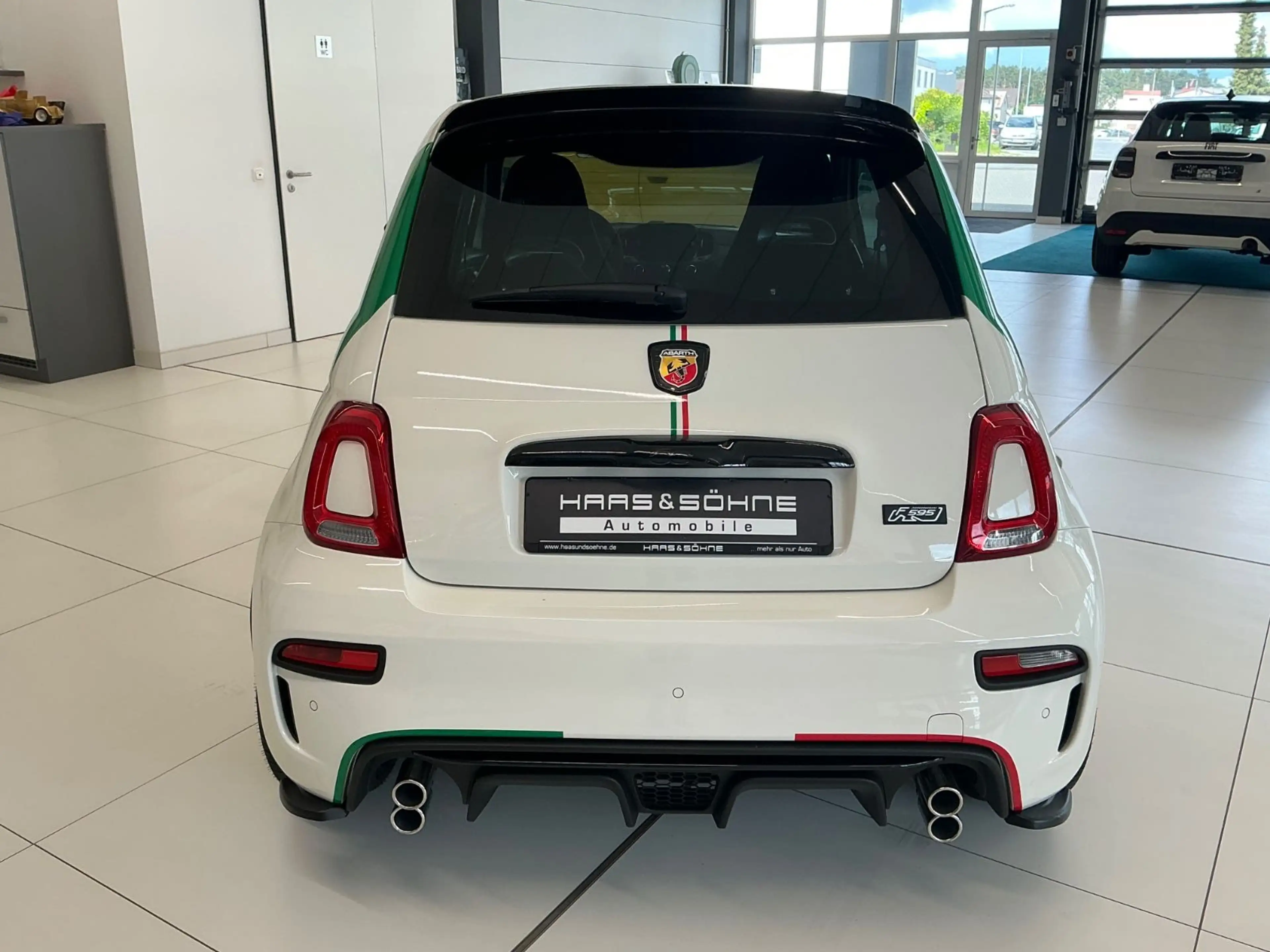 Abarth 595 1.4 T-Jet 16V *Linea F595/Navi/Xenon/Beats* — photo 4