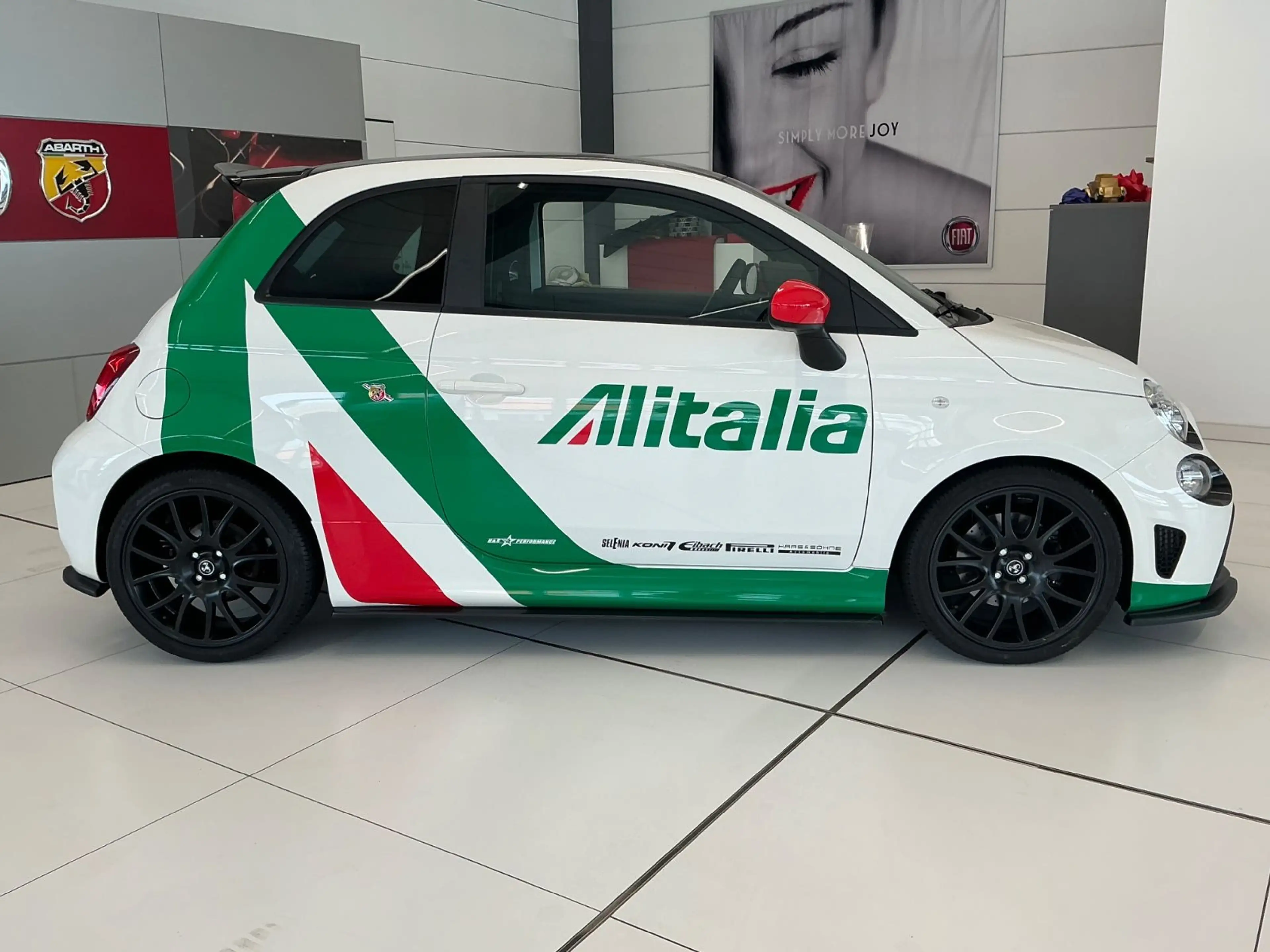 Abarth 595 1.4 T-Jet 16V *Linea F595/Navi/Xenon/Beats* — photo 2