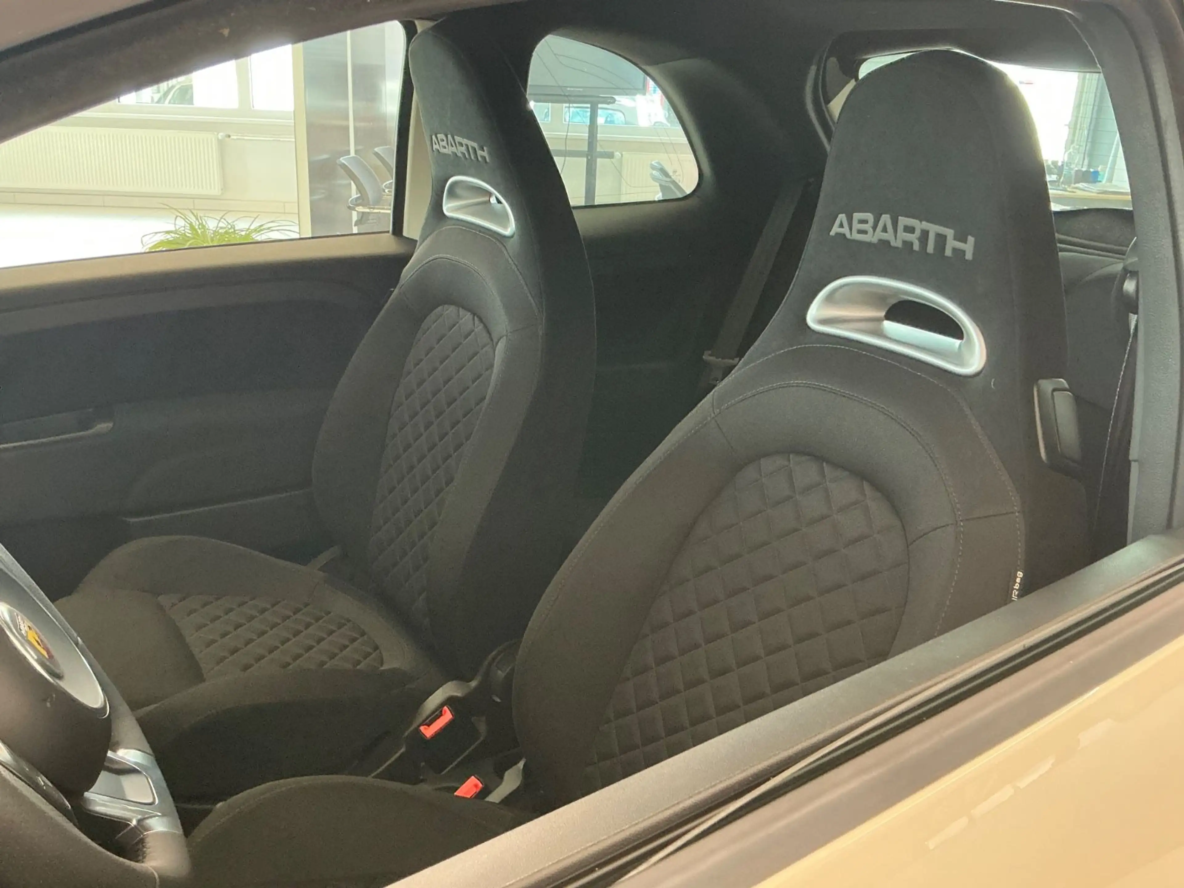 Abarth 595 1.4 T-Jet 16V *Linea F595/Navi/Xenon/Beats* — photo 12