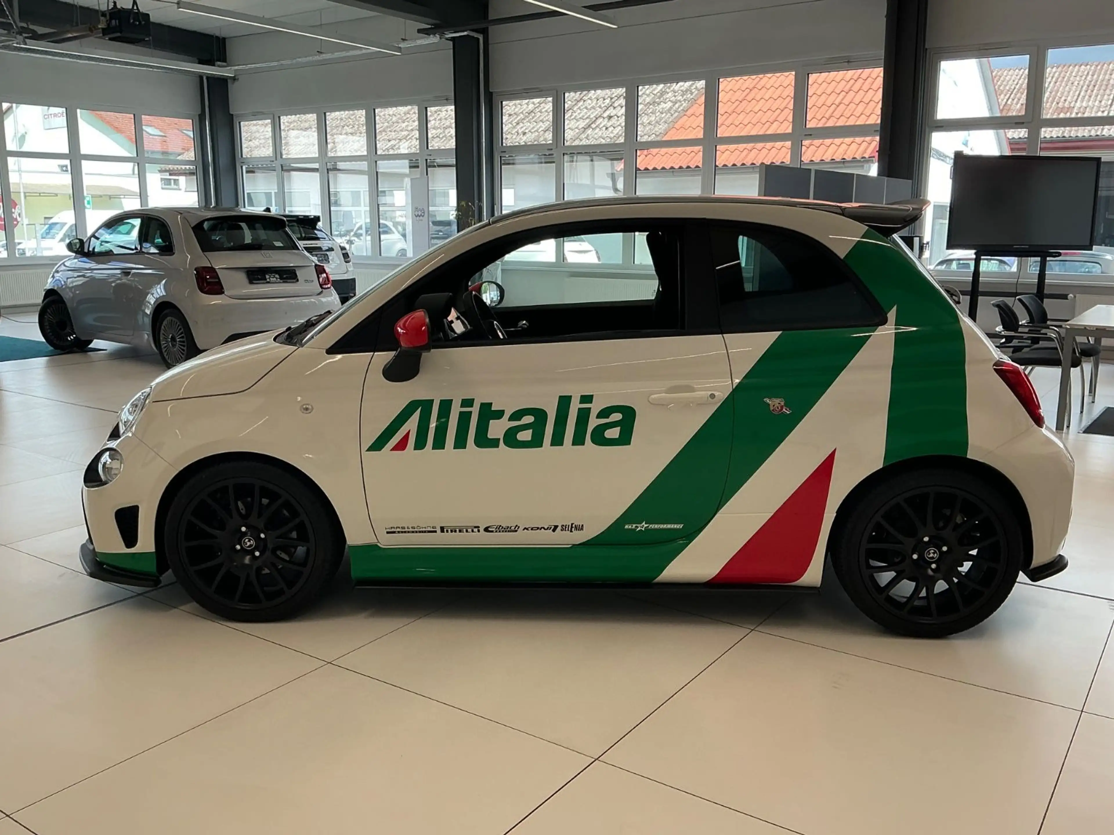 Abarth 595 1.4 T-Jet 16V *Linea F595/Navi/Xenon/Beats* — photo 5