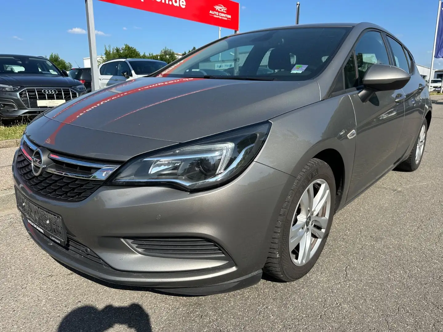 Opel Astra K Lim. 5-trg. Business Beige - 1