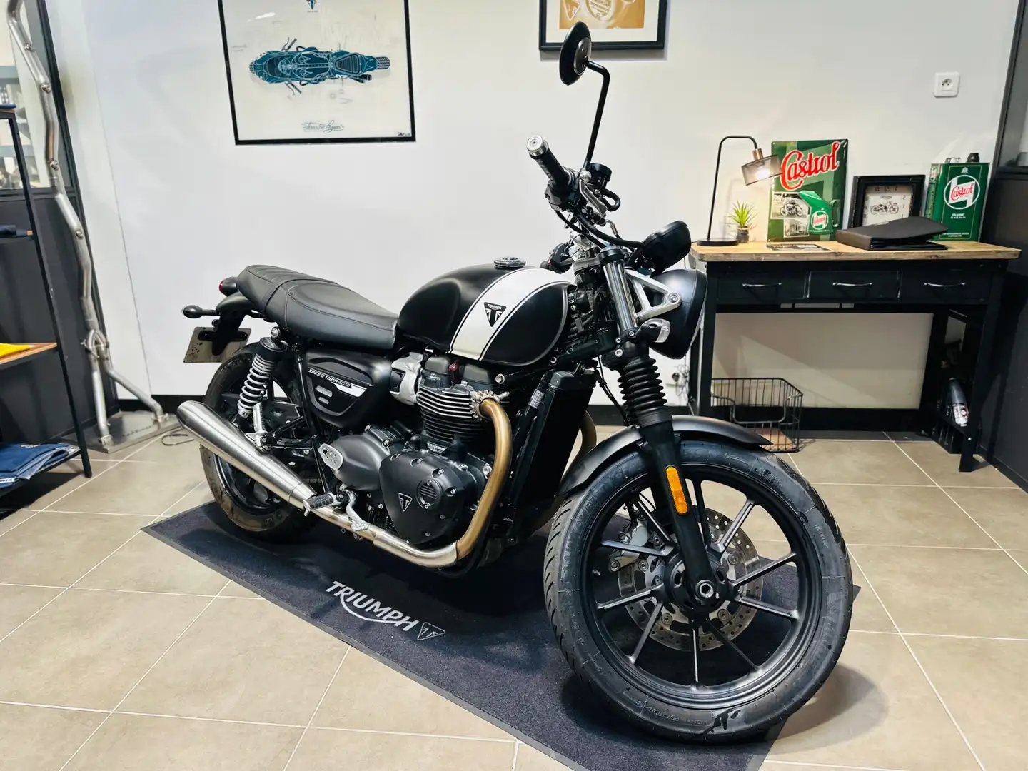Triumph Speed Twin Noir - 1