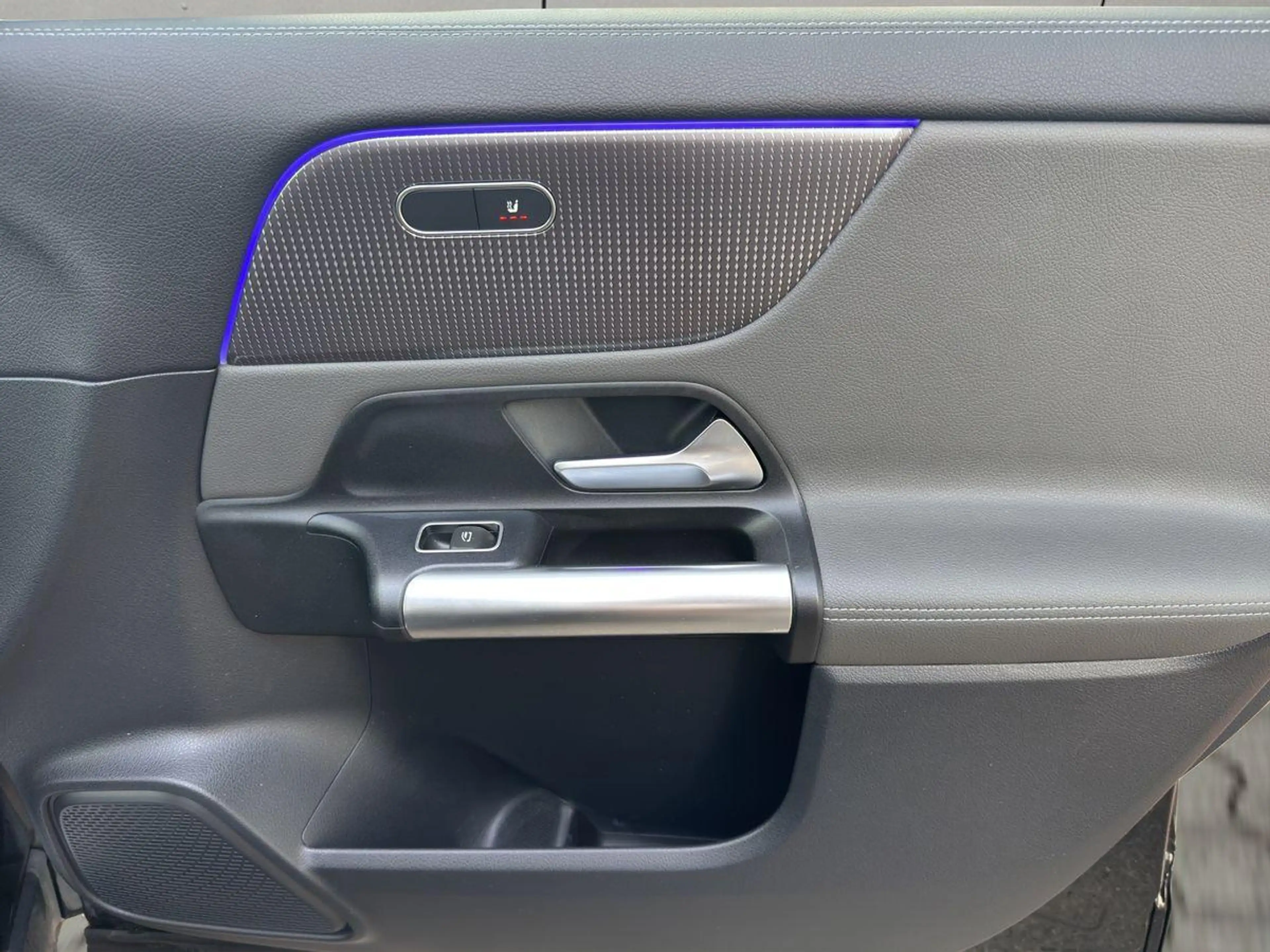 Mercedes-Benz EQA 250+ ElectricArt Navi Kamera SOH98 % 70,5 kWh — photo 13