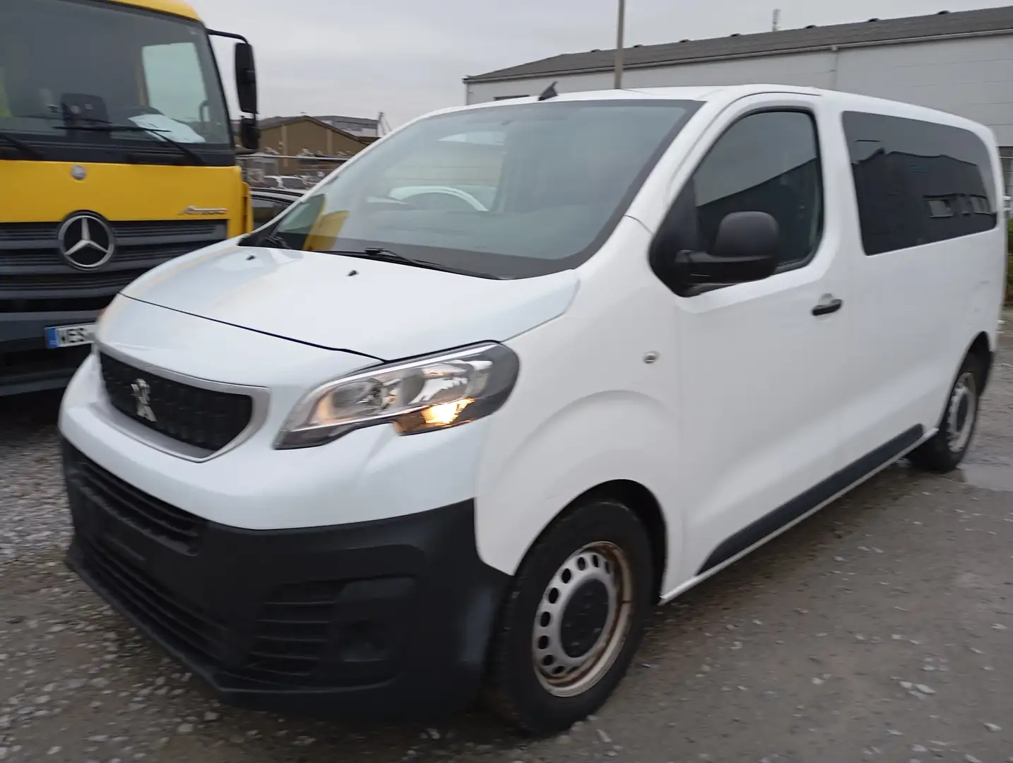 Peugeot e-Expert Traveller Білий - 2