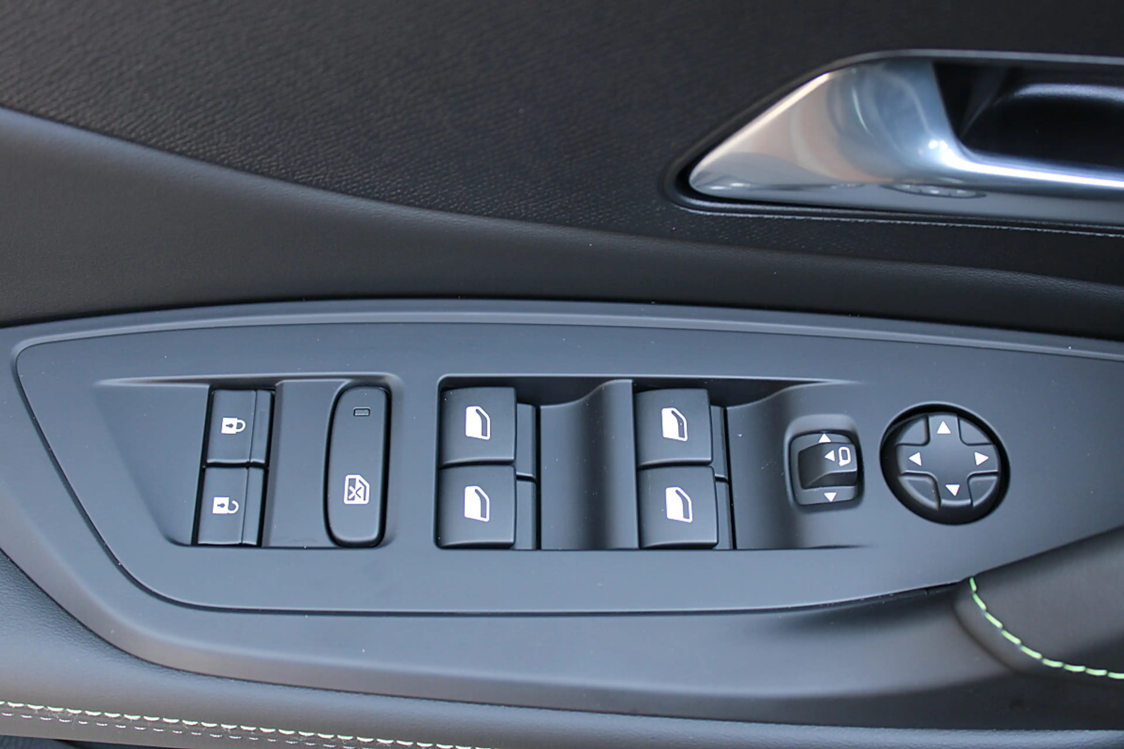Peugeot 308 SW PureTech 130 S&S EAT8 GT Pack — photo 14