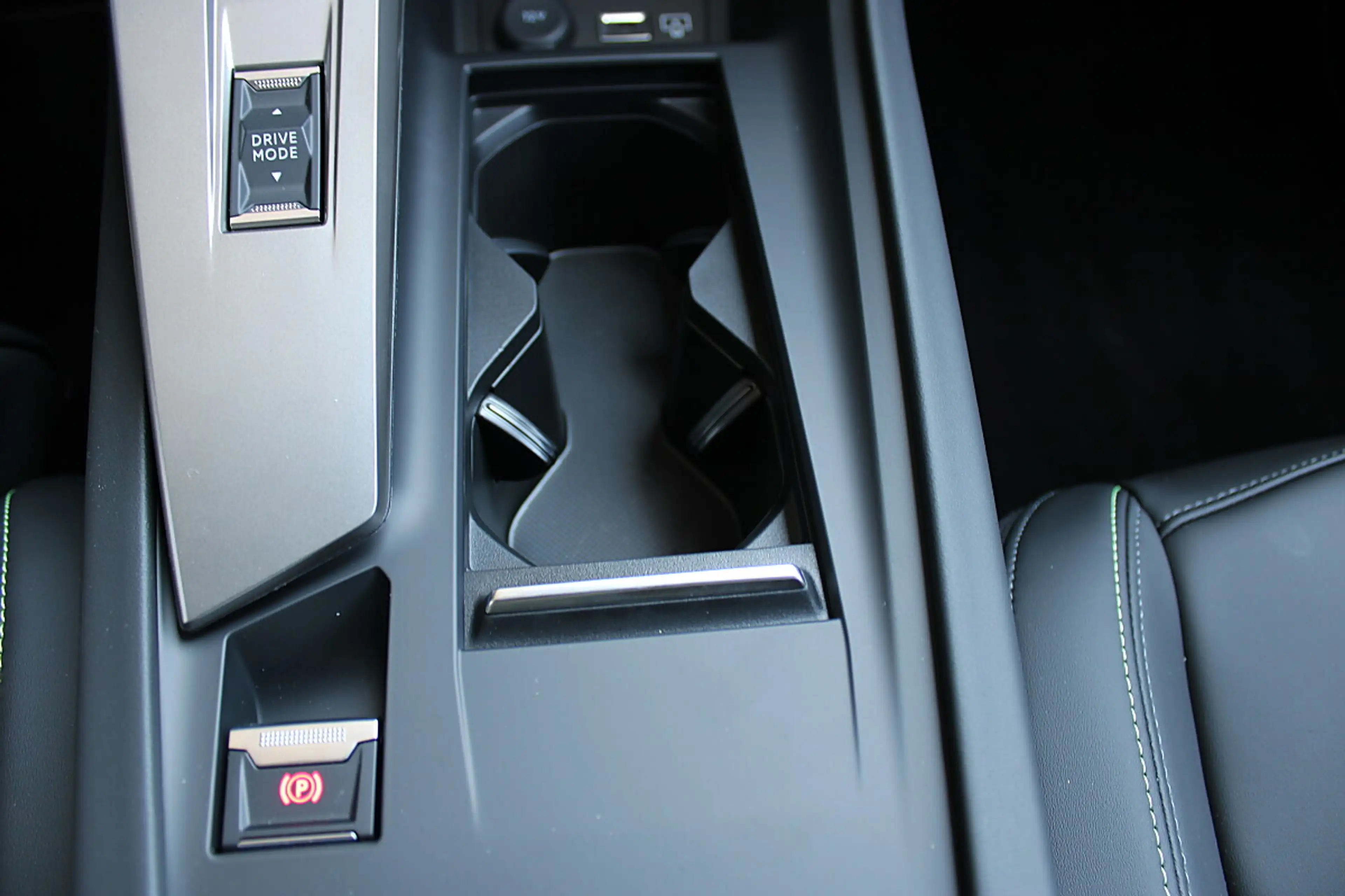 Peugeot 308 SW PureTech 130 S&S EAT8 GT Pack — photo 20