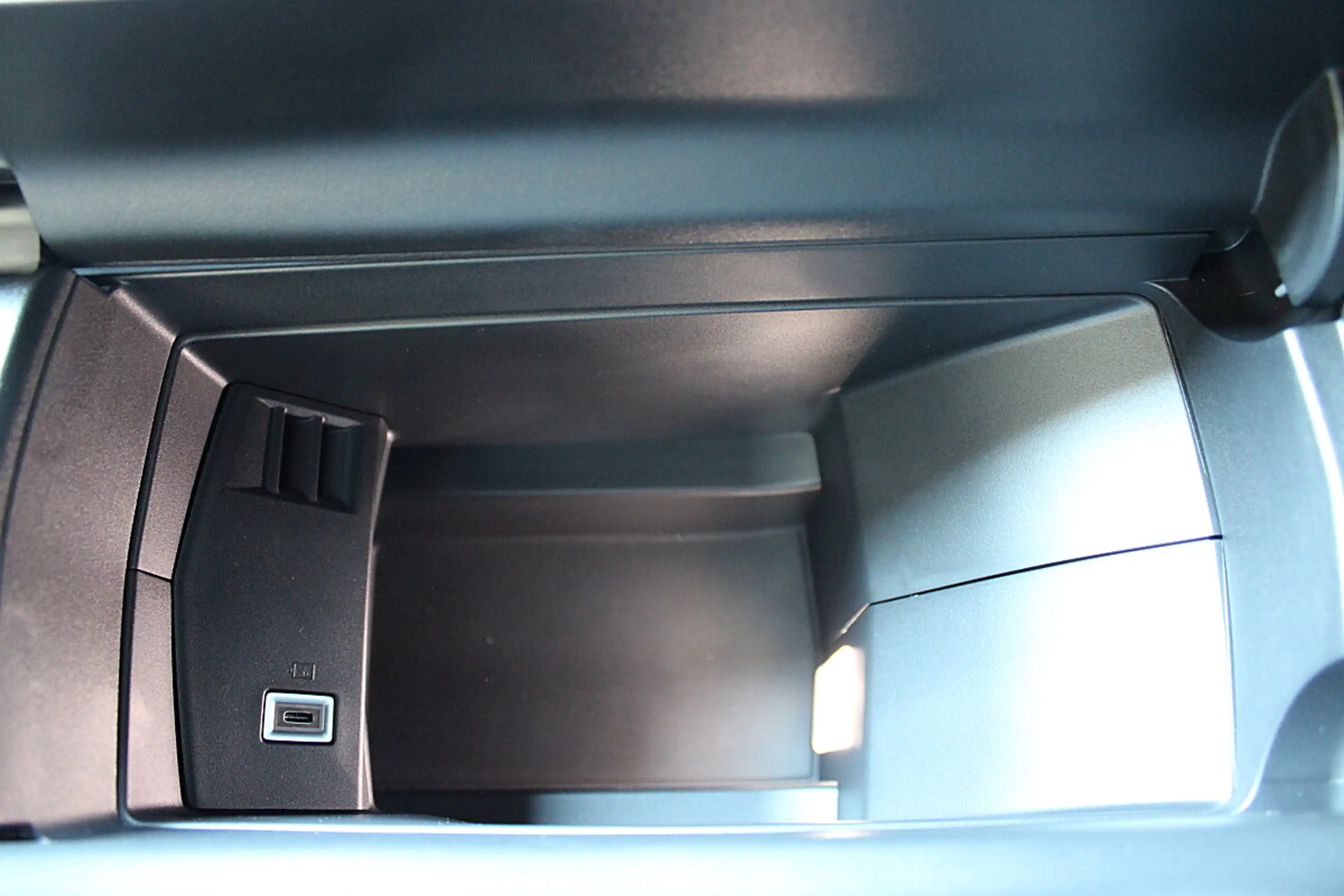 Peugeot 308 SW PureTech 130 S&S EAT8 GT Pack — photo 21