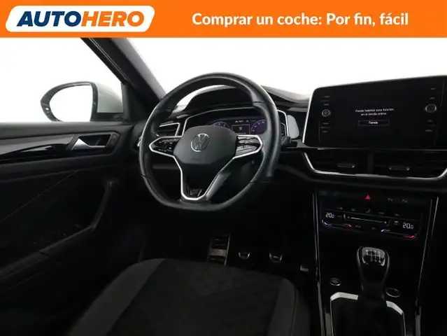 Volkswagen T-Roc view 14