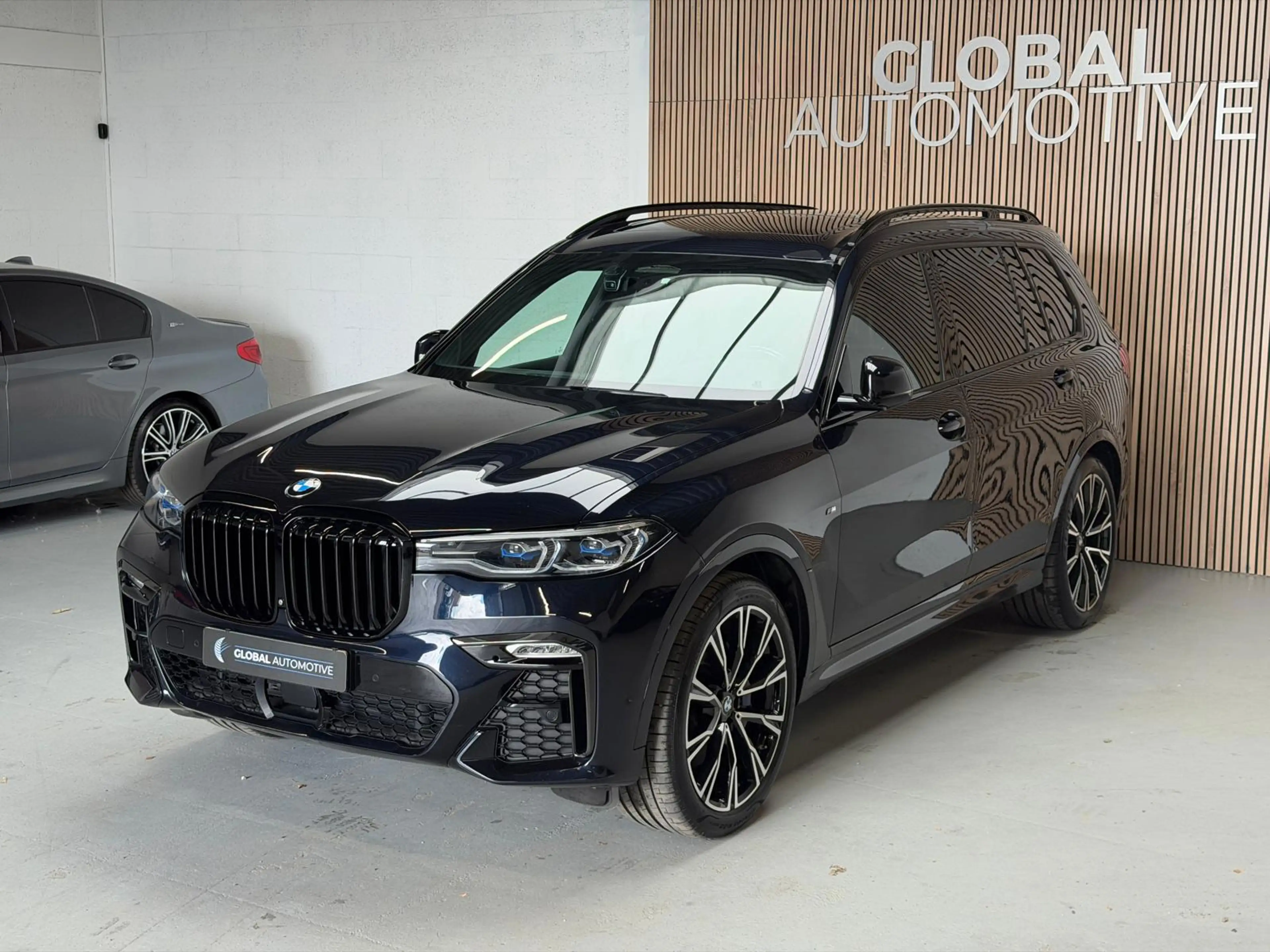 BMW X7 XDrive40i High Executive - M SPORT - SKYLOUNGE - L — photo 11
