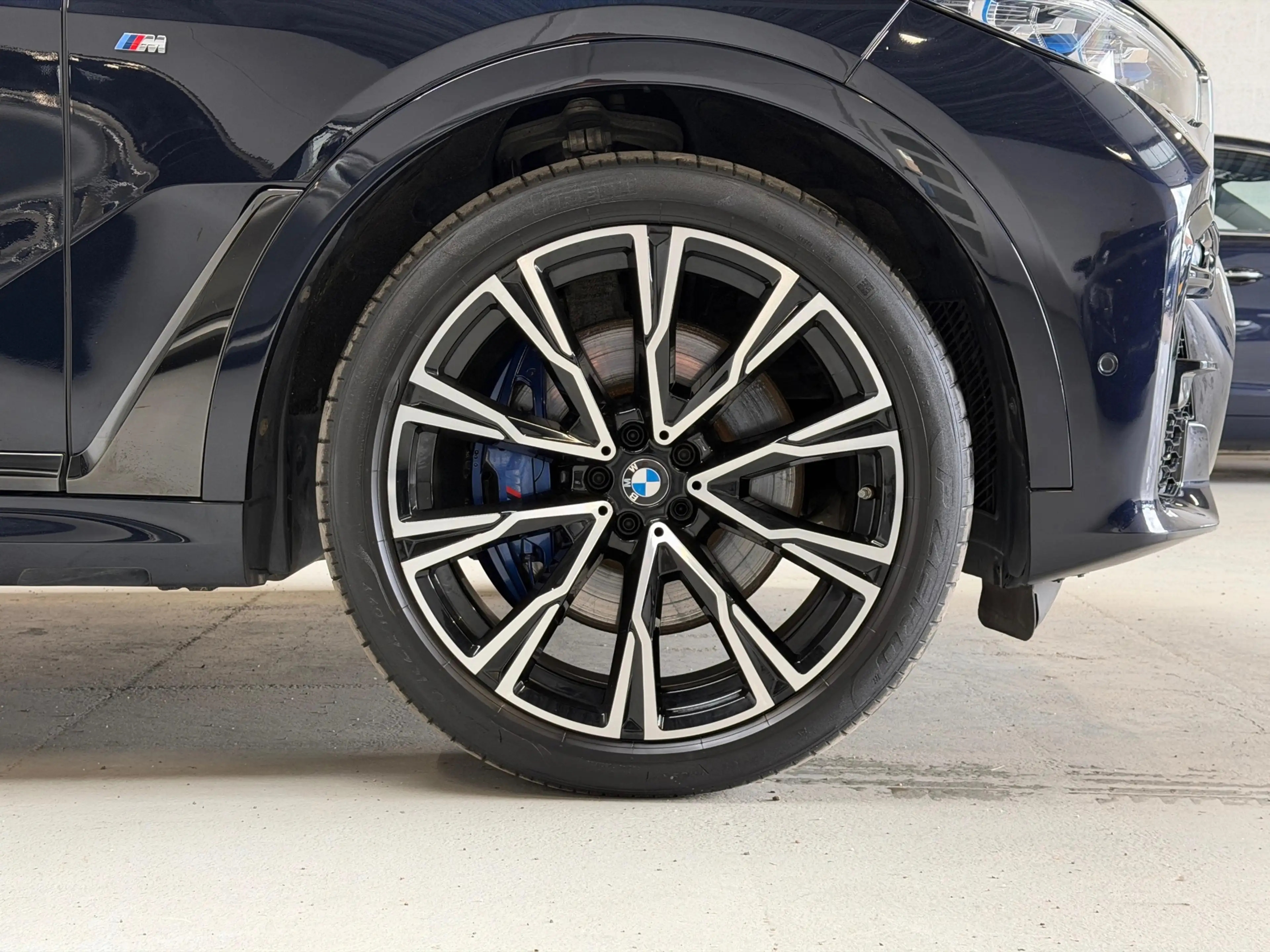 BMW X7 XDrive40i High Executive - M SPORT - SKYLOUNGE - L — photo 8