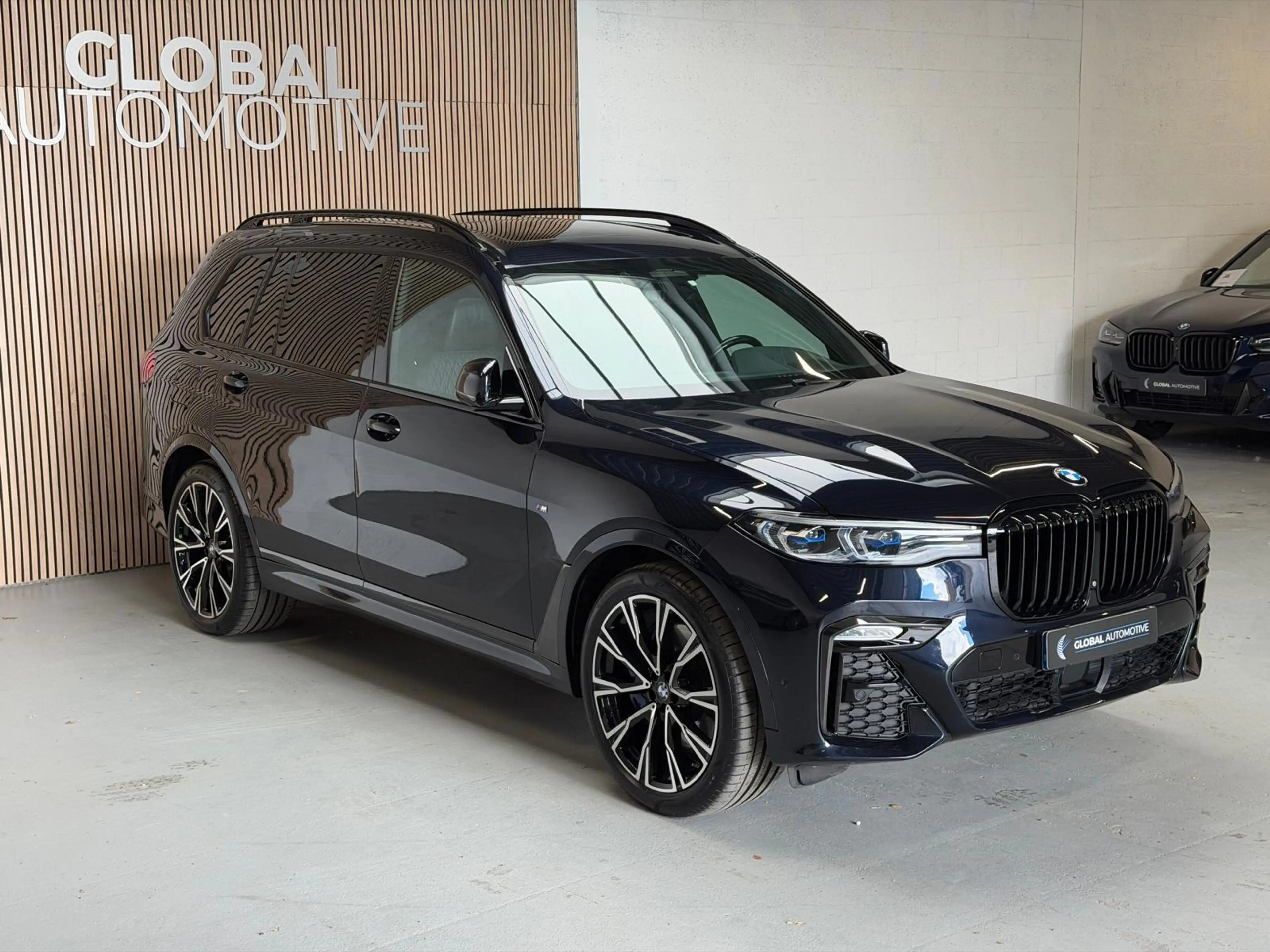 BMW X7 XDrive40i High Executive - M SPORT - SKYLOUNGE - L — photo 2