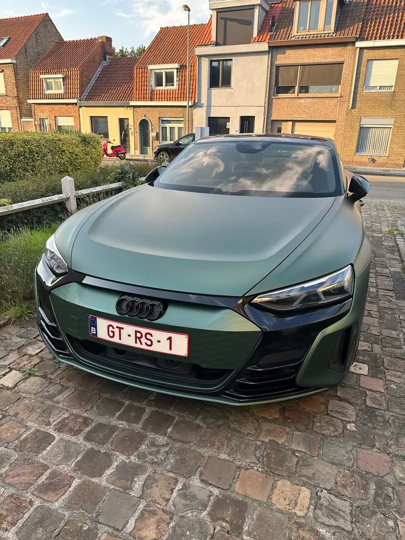 Audi RS e-tron GT Full option Full Carbon Matte PineGreen wrap - 1