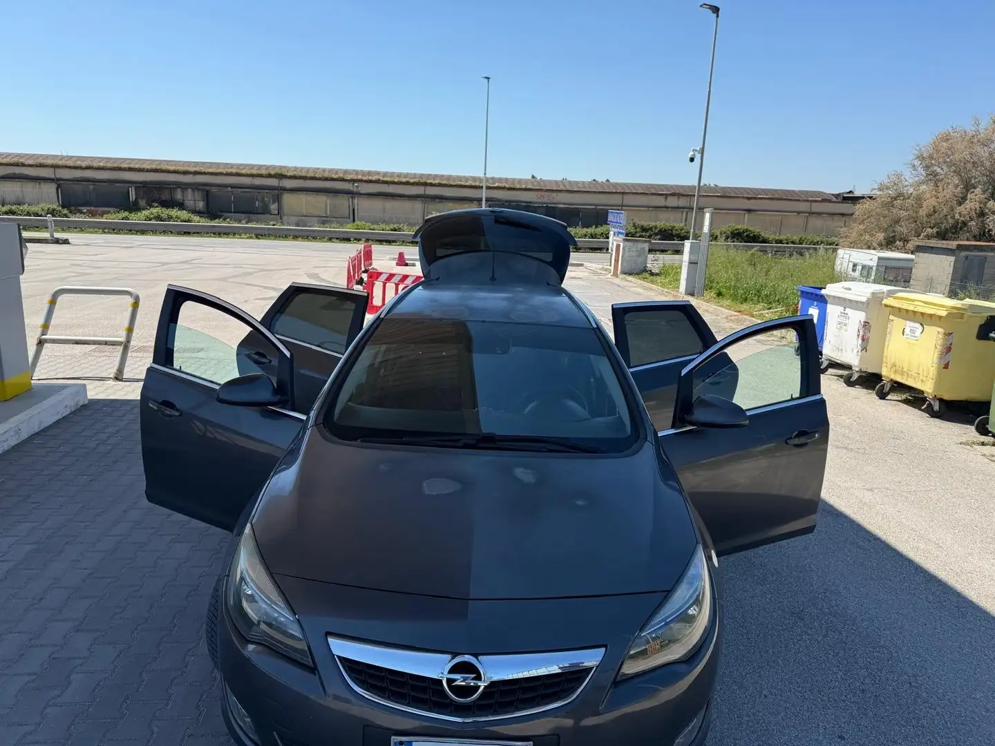 Opel Astra 2.0 CDTI DPF Design Edition - 1