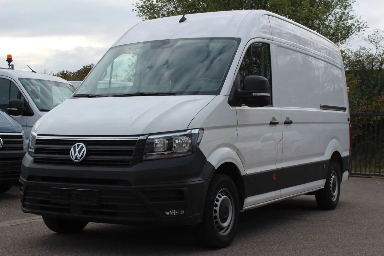 Volkswagen Crafter Kasten Kasten 35 mittellang Hochdach FWD Weiß - 1