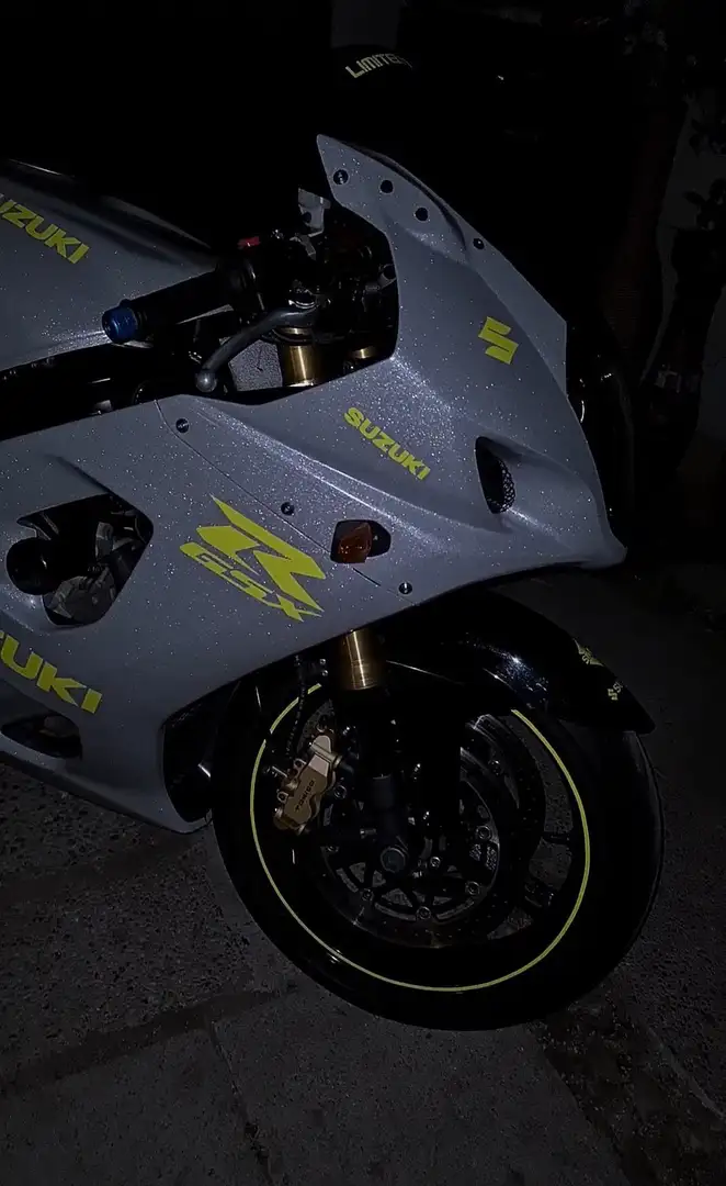 Suzuki GSX-R 1000 Diamant Silber! NEUES PICKERL NEUES SERVICE Silver - 2