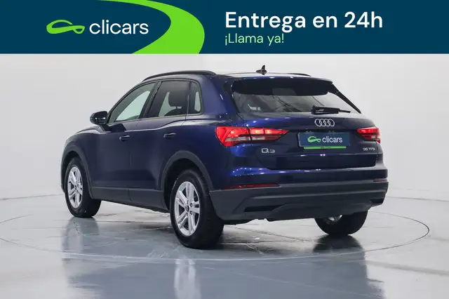 Audi Q3 view 9