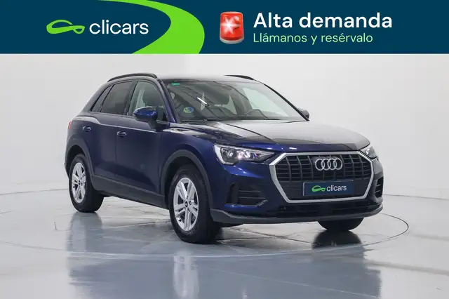 Audi Q3 view 3