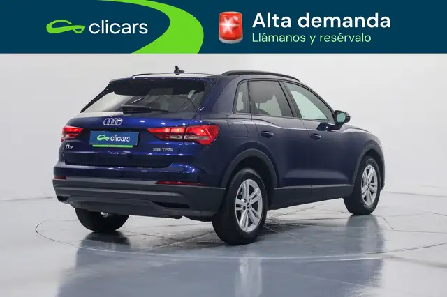 Audi Q3 view 5
