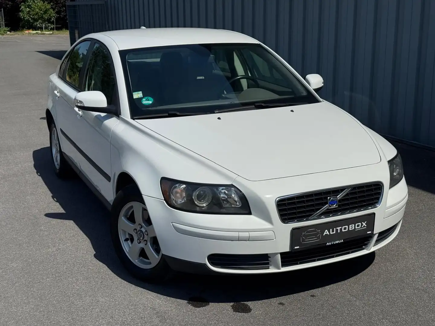 Volvo S40 Lim. 1.6 Kinetic*LEDER Weiß - 1