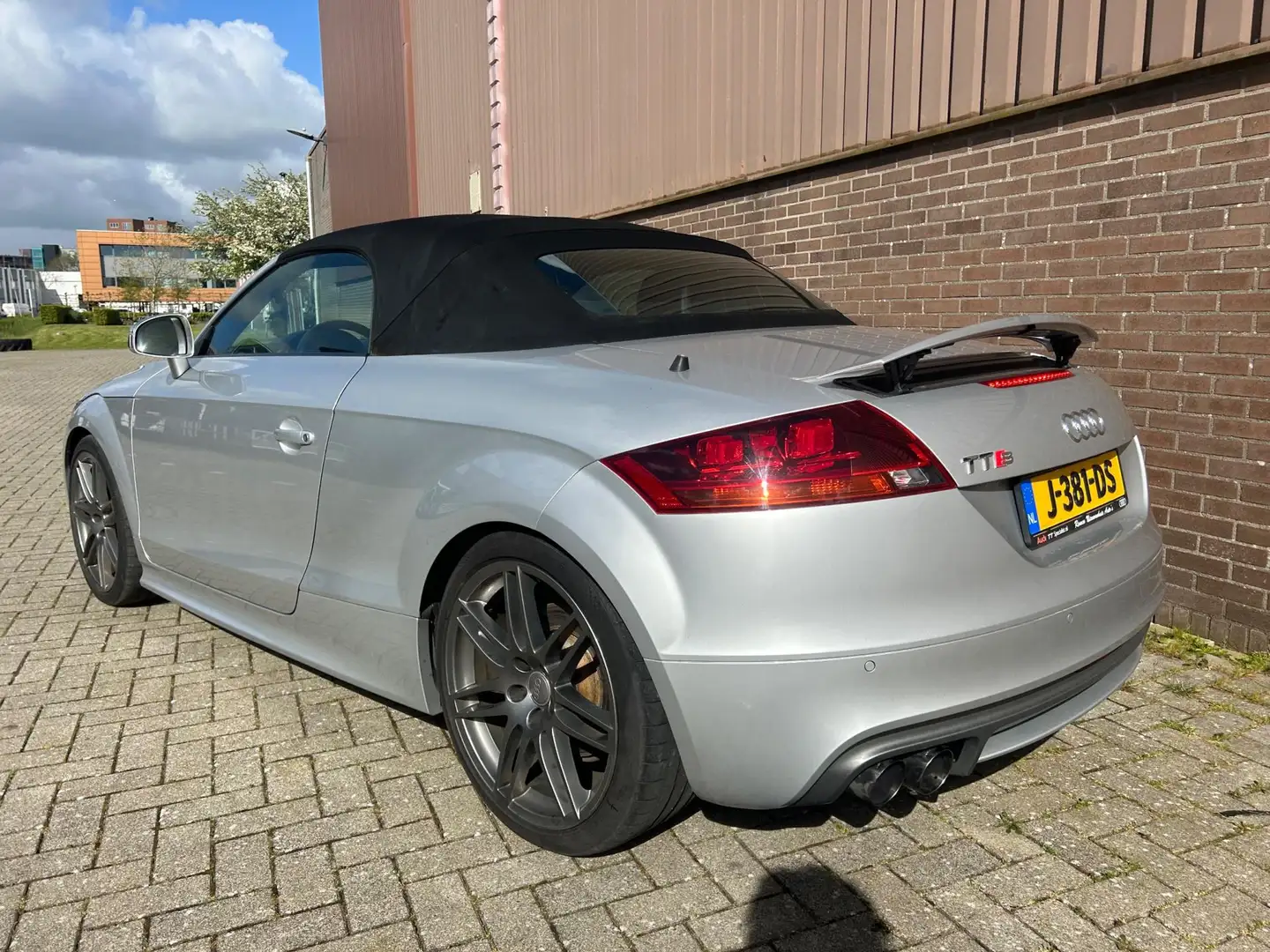 Audi TTS Roadster 2.0 T 272pk Automaat Leer Navi Stoelverw Grijs - 2