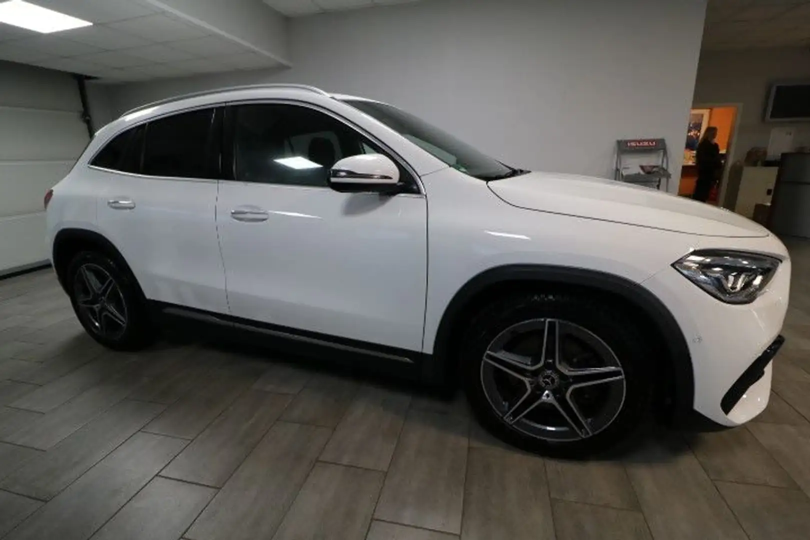 Mercedes-Benz GLA 200 AMG-Paket wenig Km, Rückf. Kamera Weiß - 2