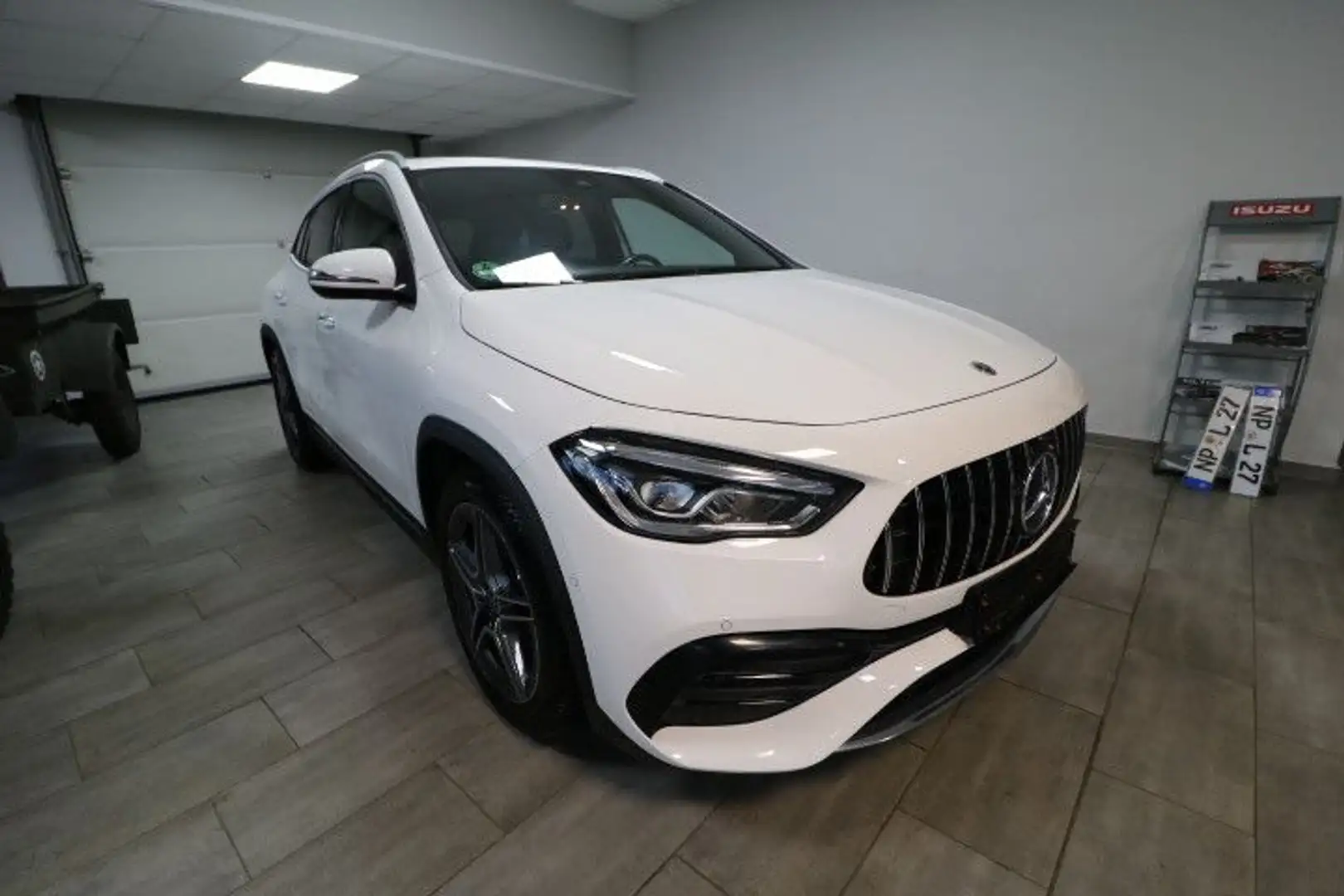 Mercedes-Benz GLA 200 AMG-Paket wenig Km, Rückf. Kamera Weiß - 1