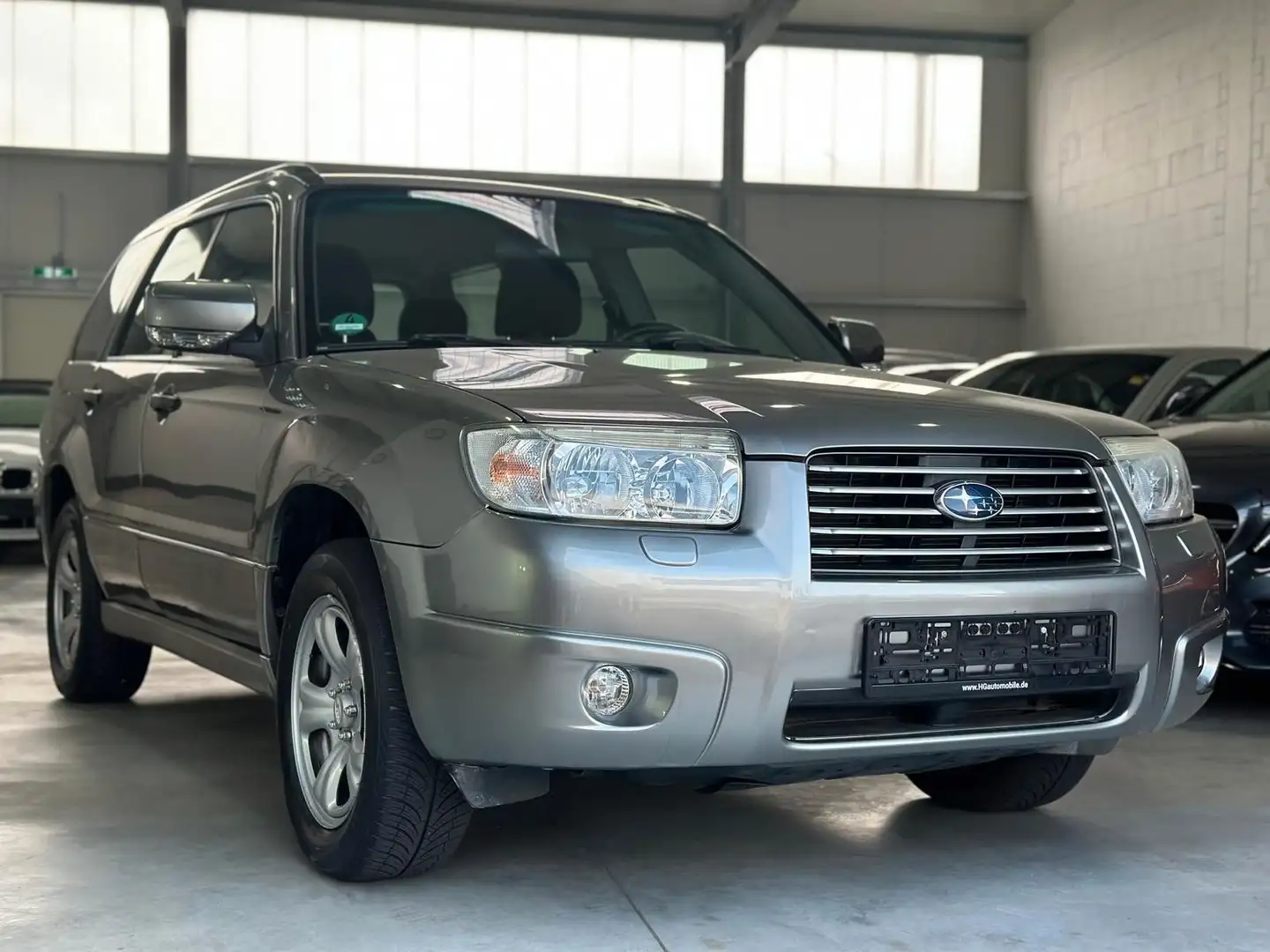 Subaru Forester 2.0 X 4X4 Automatik Szary - 2